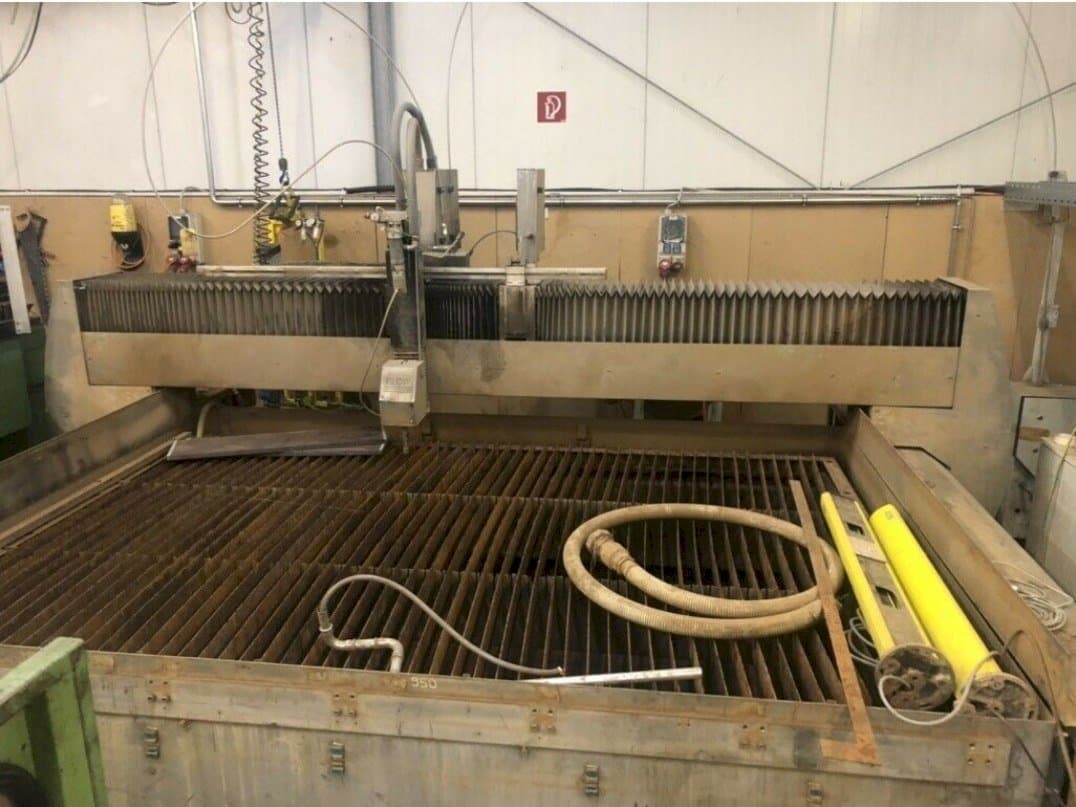 Front view of Flow WMCE-3020 machine