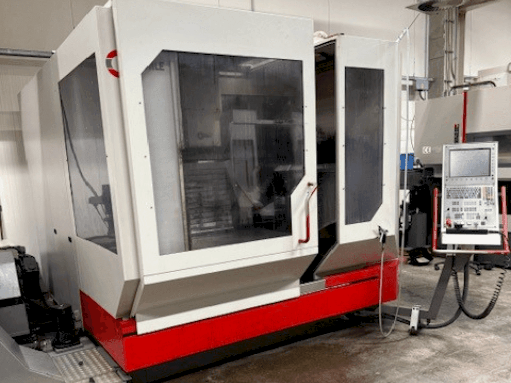 Front view of HERMLE U 1130 machine