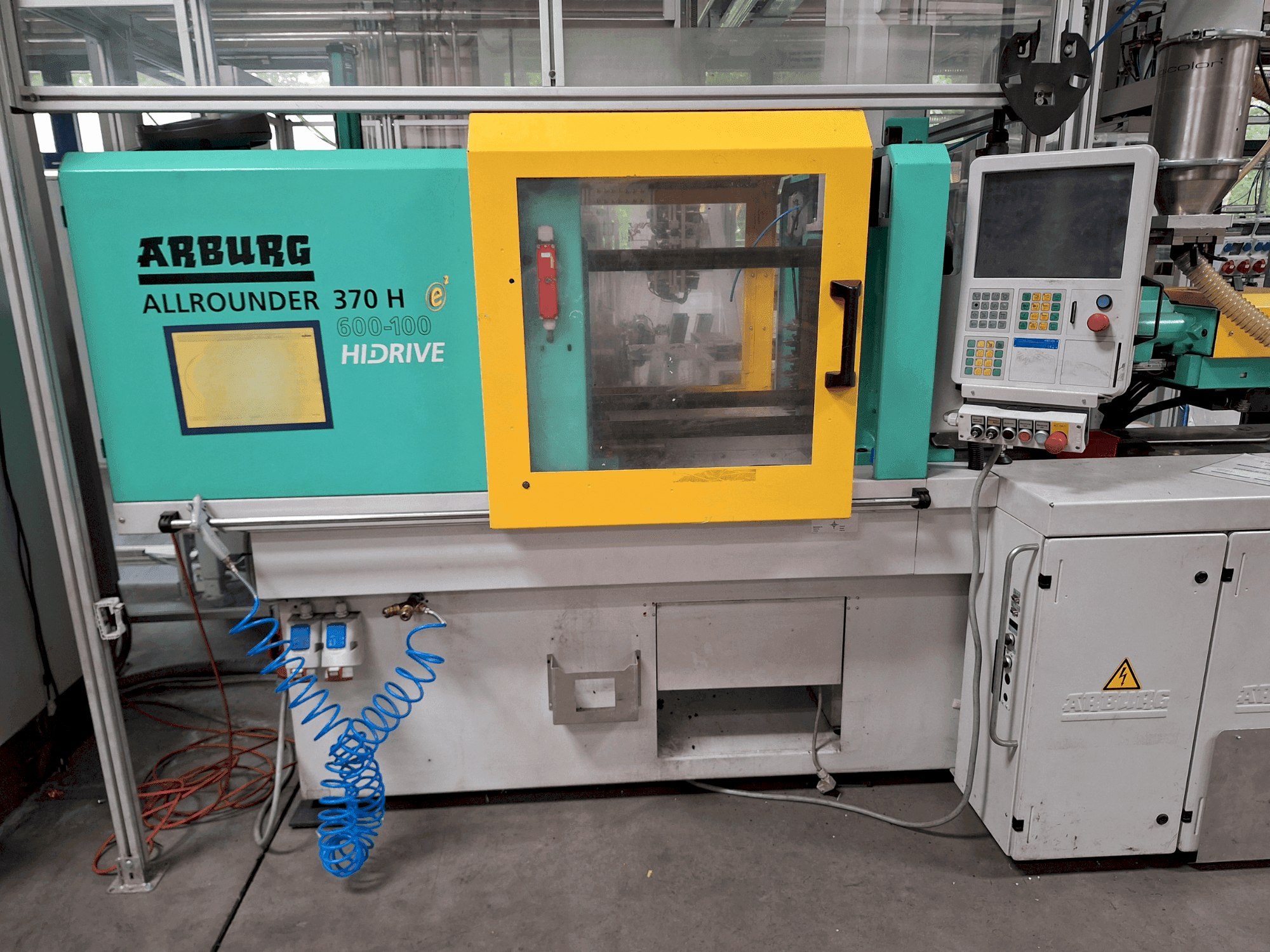 Front view of Arburg Allrounder 370 H 600-100 machine