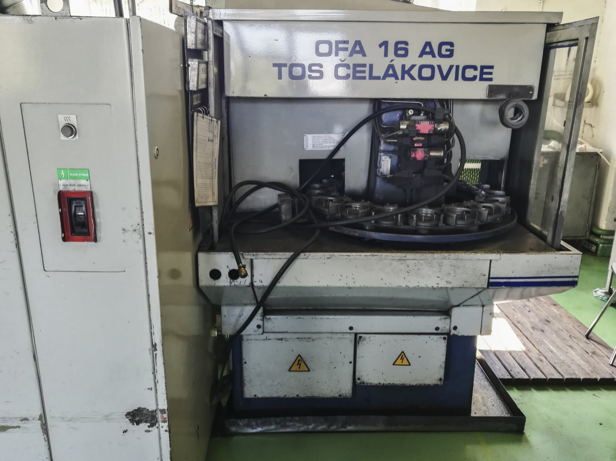 Front view of TOS OFA 16 AG Machine