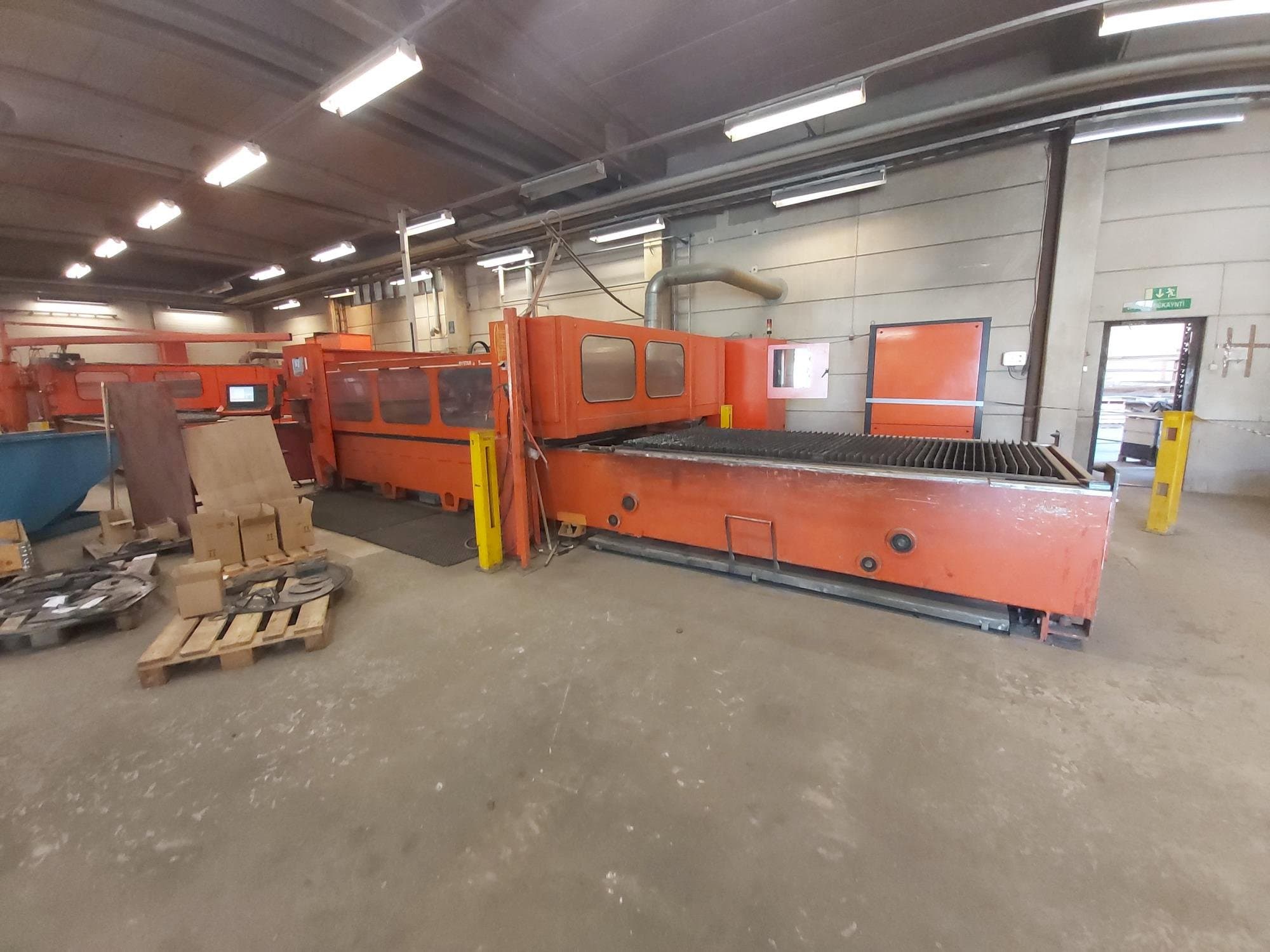 Front view of Bystronic BTL 3015 machine