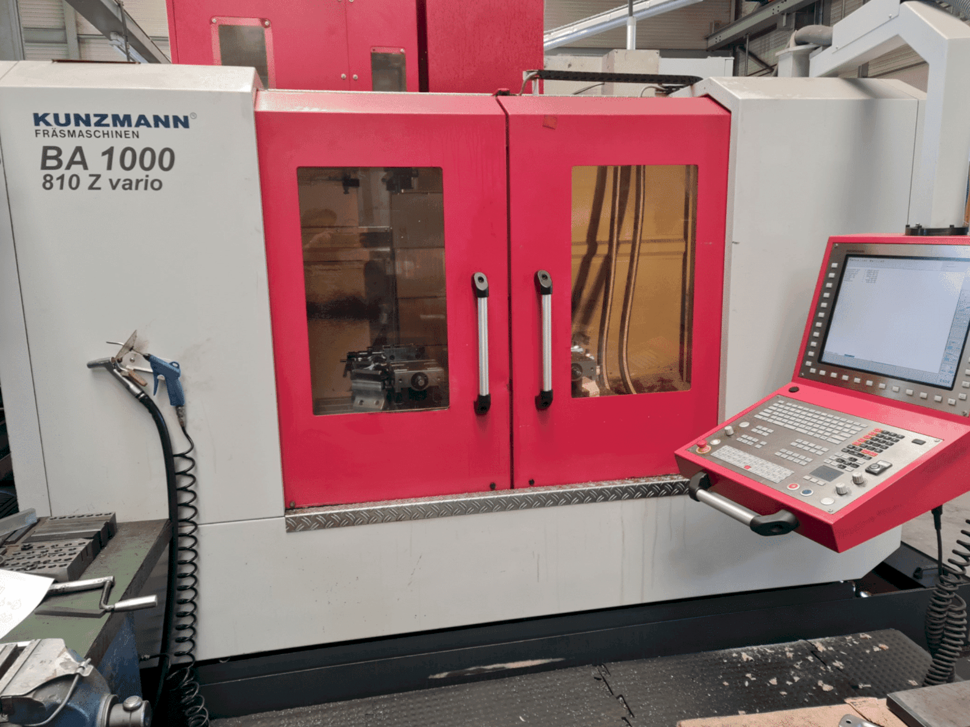 Front view of KUNZMANN BA 1000/810 Vario (2013) machine