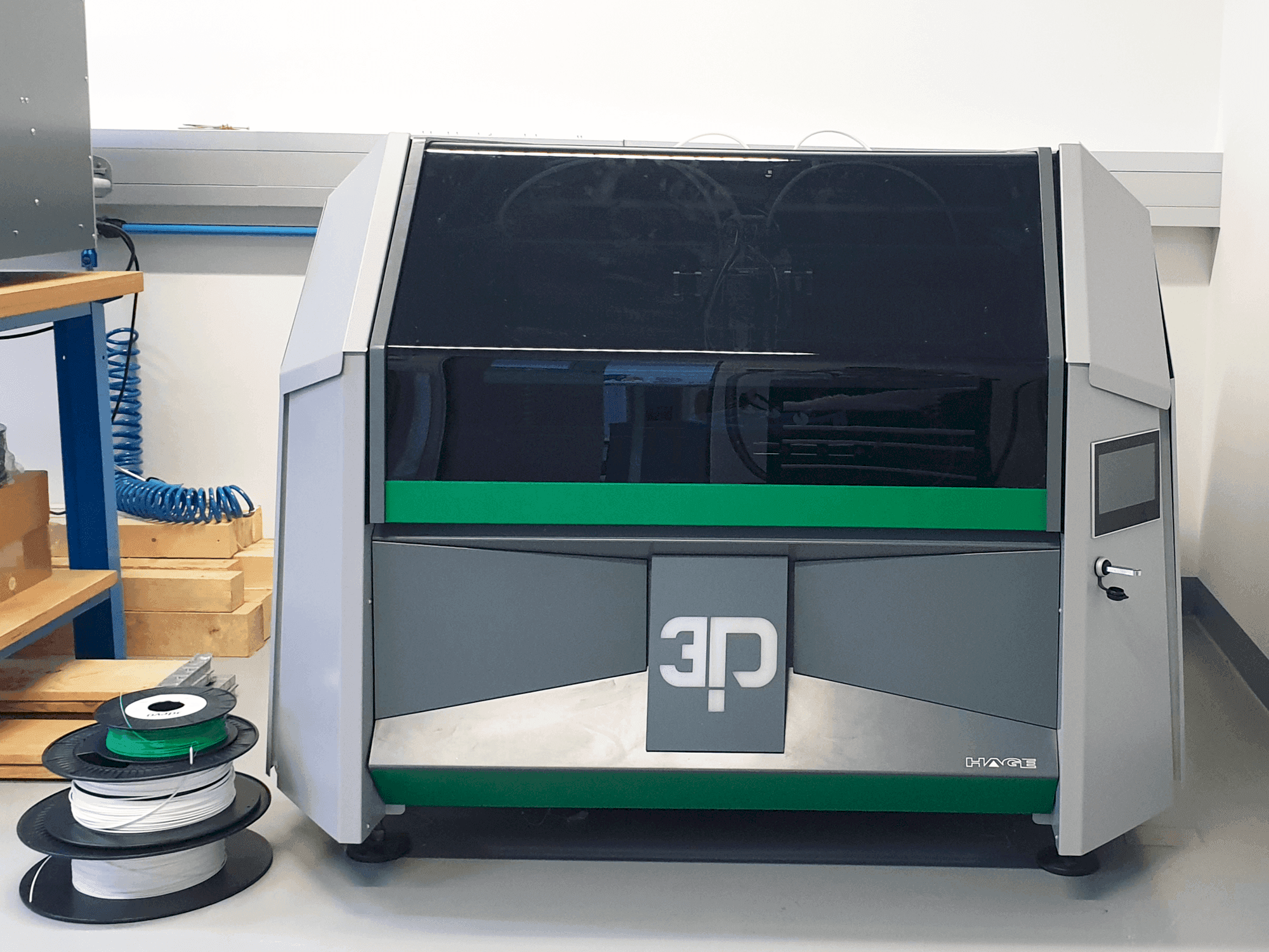 Front view of HAGE 3D 140 L-B machine