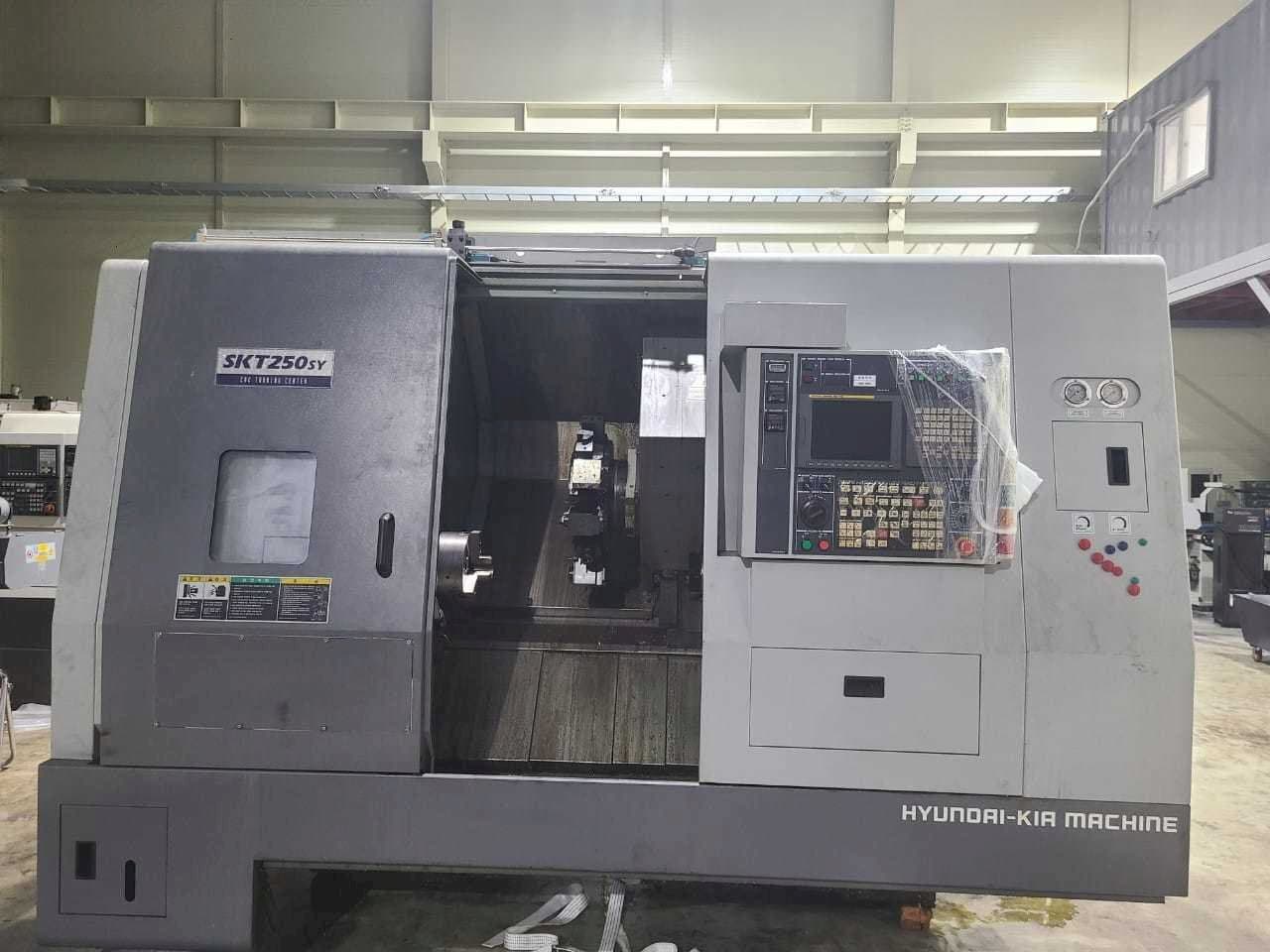 Front view of Hyundai Kia SKT250SY machine