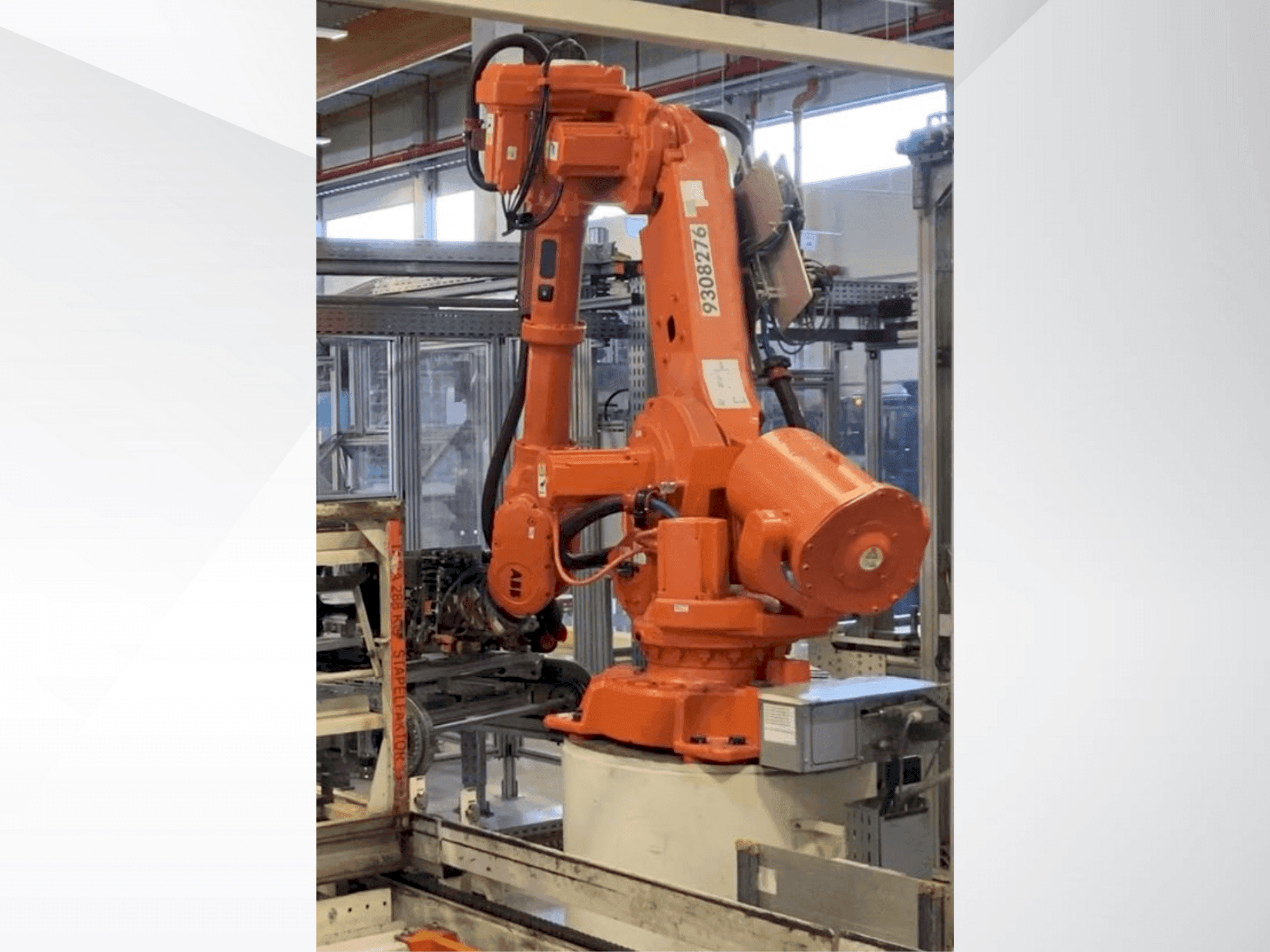 Front view of ABB IRB 6640-130/320  machine