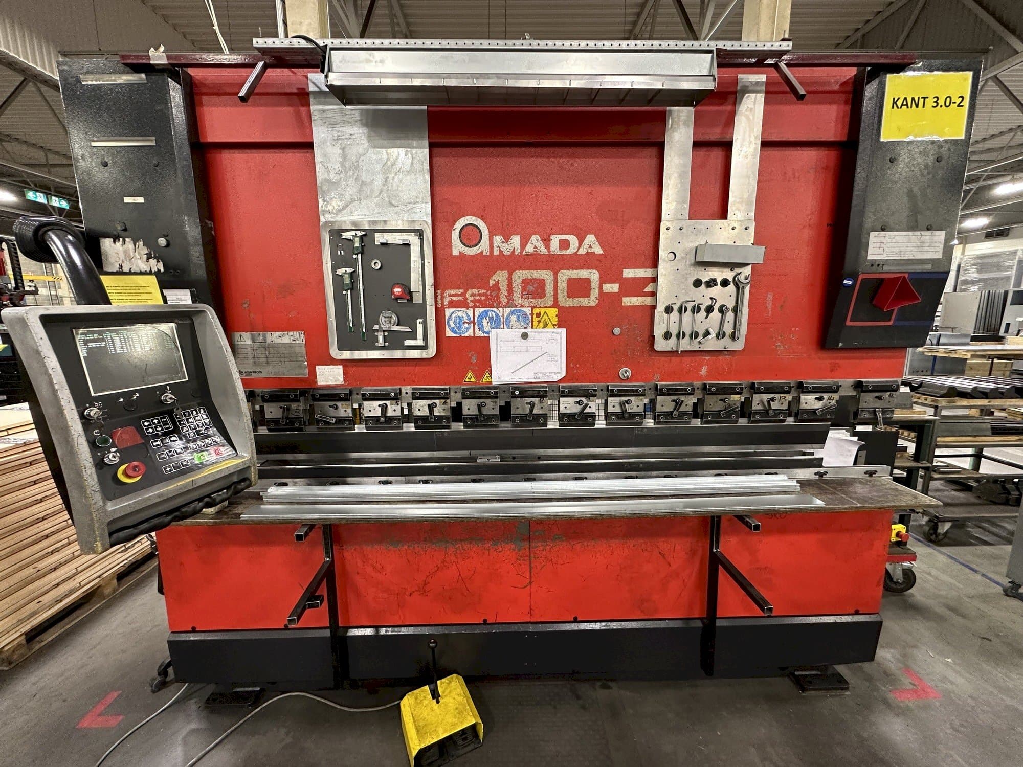 Front view of AMADA HFE 100-3 machine