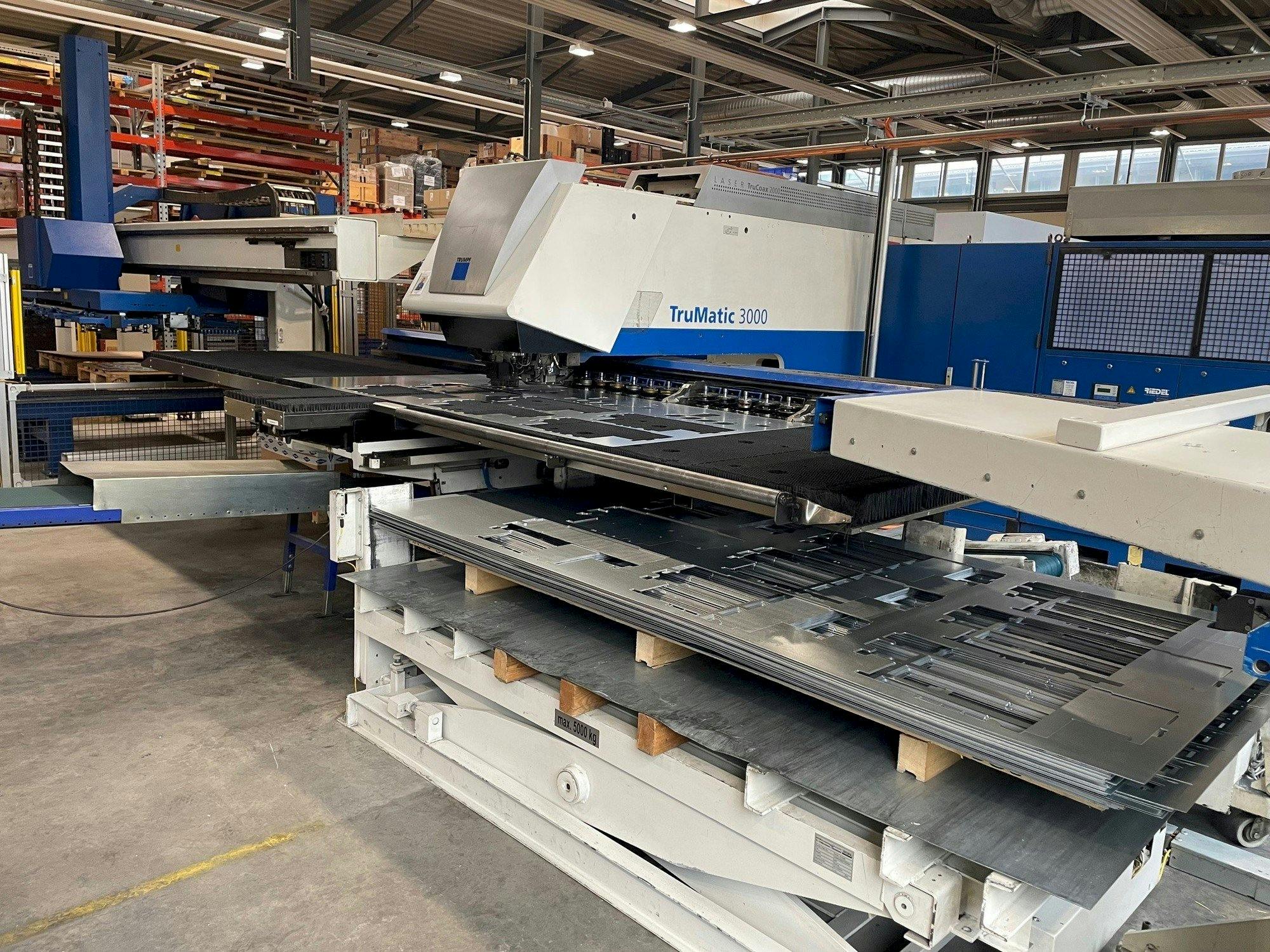 Front view of TRUMPF Trumatic 3000  machine