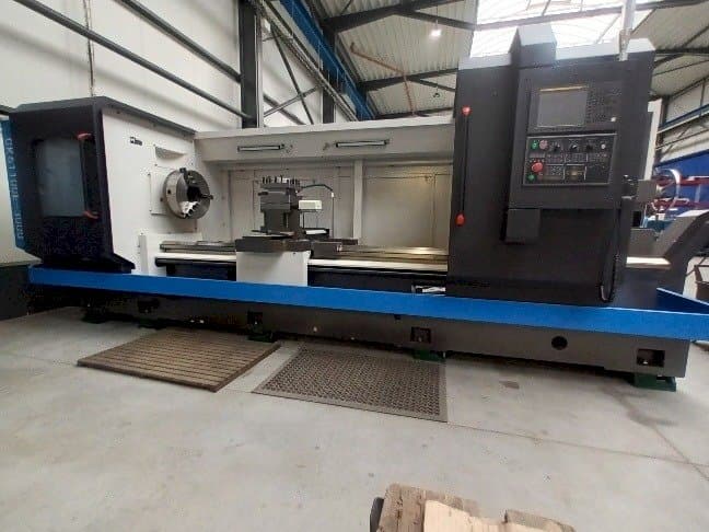 Front view of Ningbo Oturn CK61100E-3000 machine