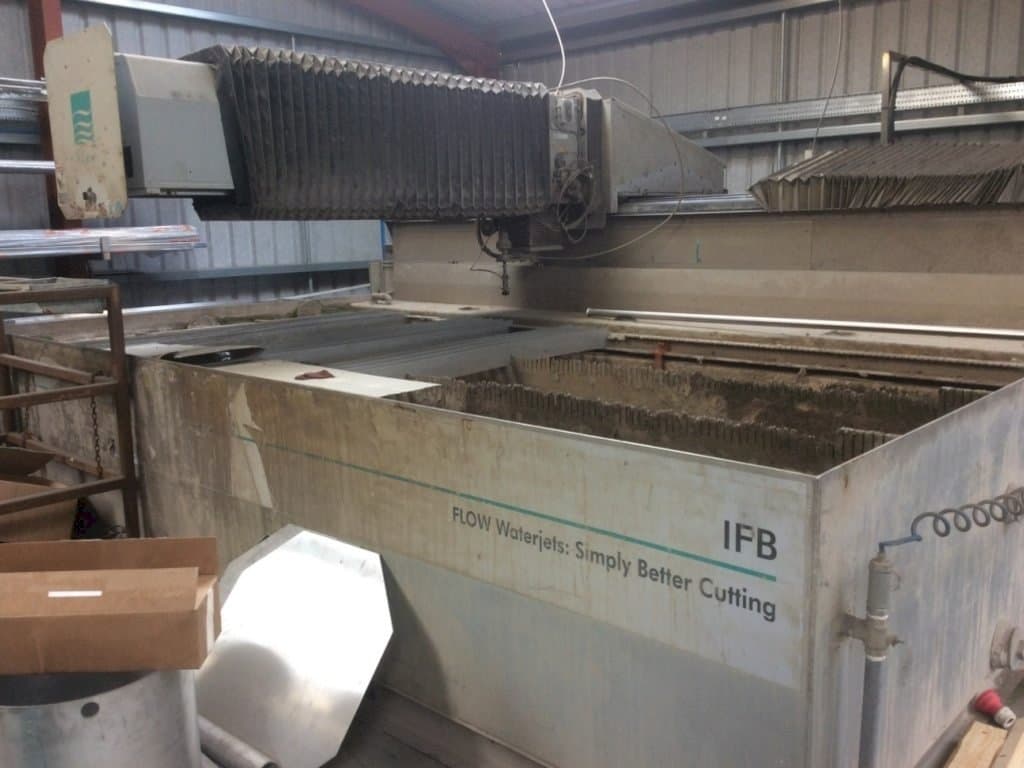 Front view of Flow IFB 713633-1 machine