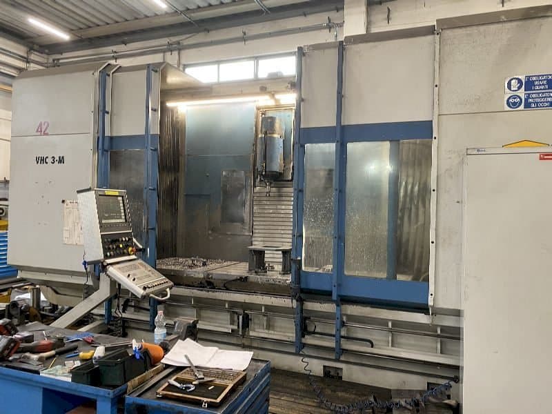 Front view of AXA VHC 3M/2E machine