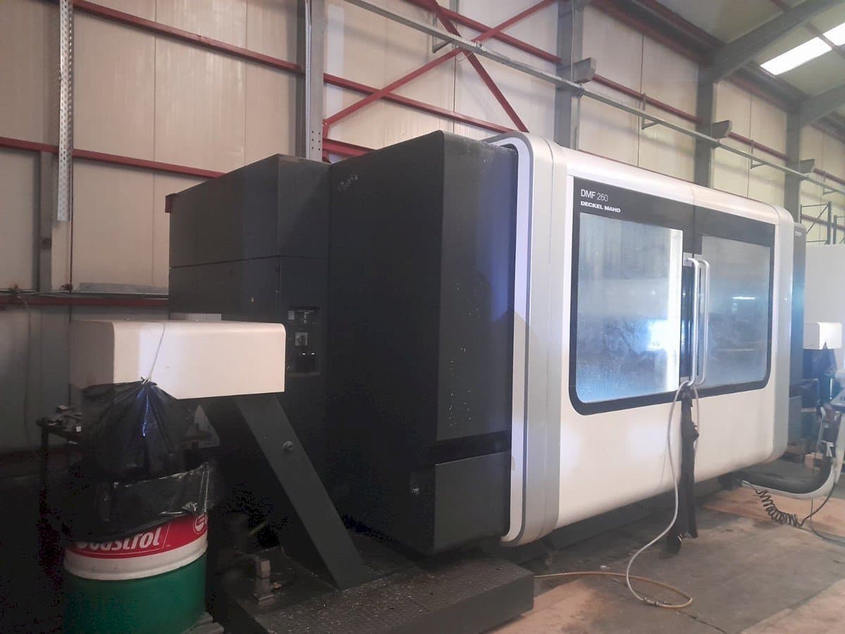 Left side view of DECKEL MAHO DMF 260 machine