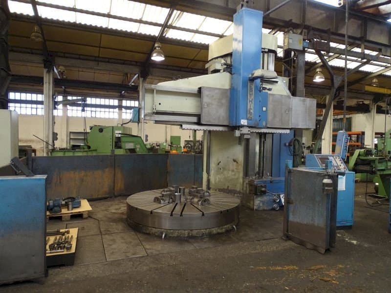 Front view of Berthiez BM 225 machine