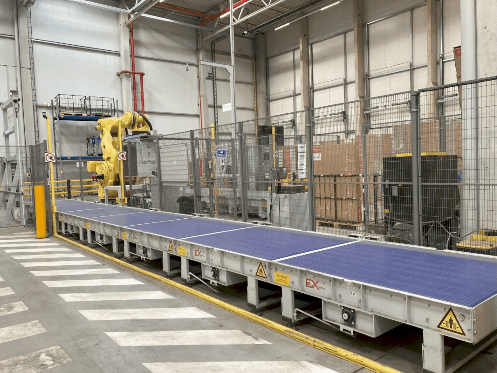 Front view of FANUC M-2000iA/1700L  machine