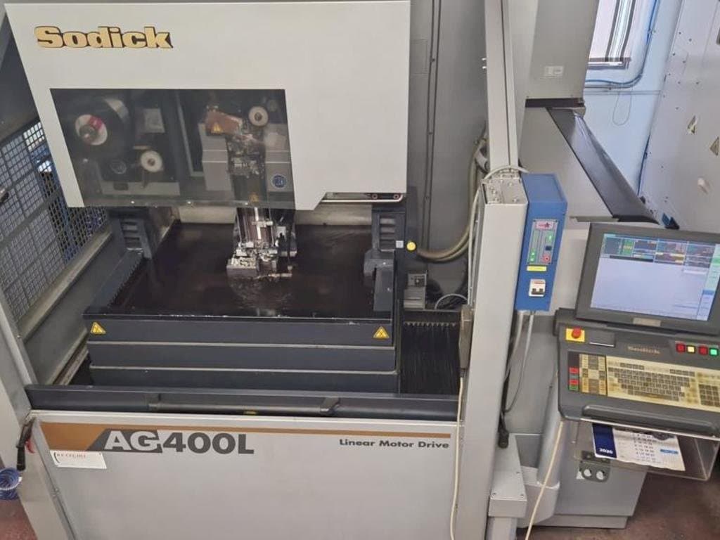 Front view of Sodick AG400L machine