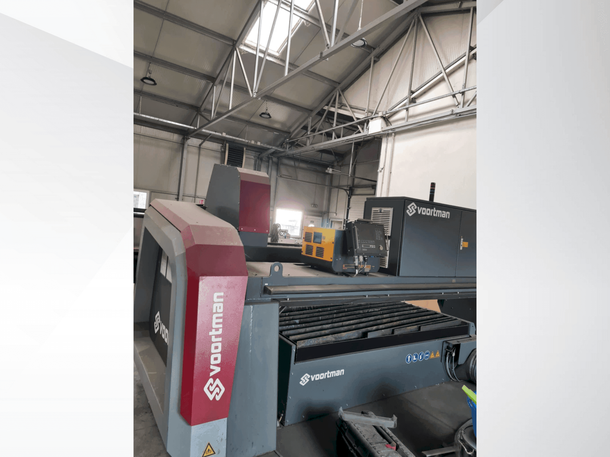 Front view of VOORTMAN V304 machine