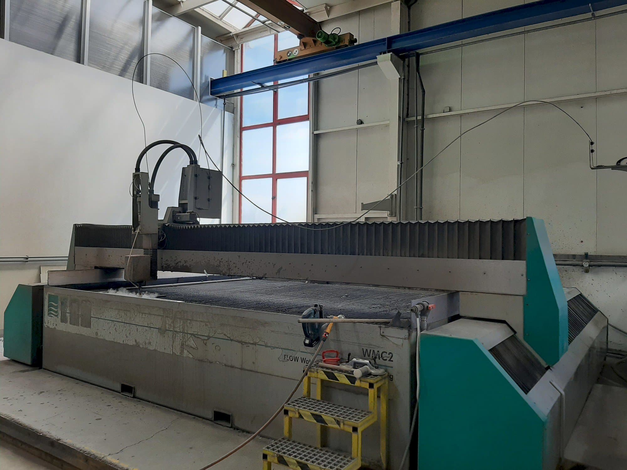 Front view of Flow WMC2 4030  machine