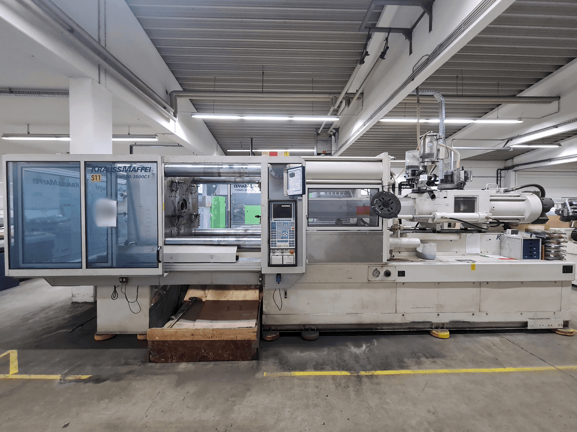 Front view of Krauss Maffei 500-3500 C1 machine
