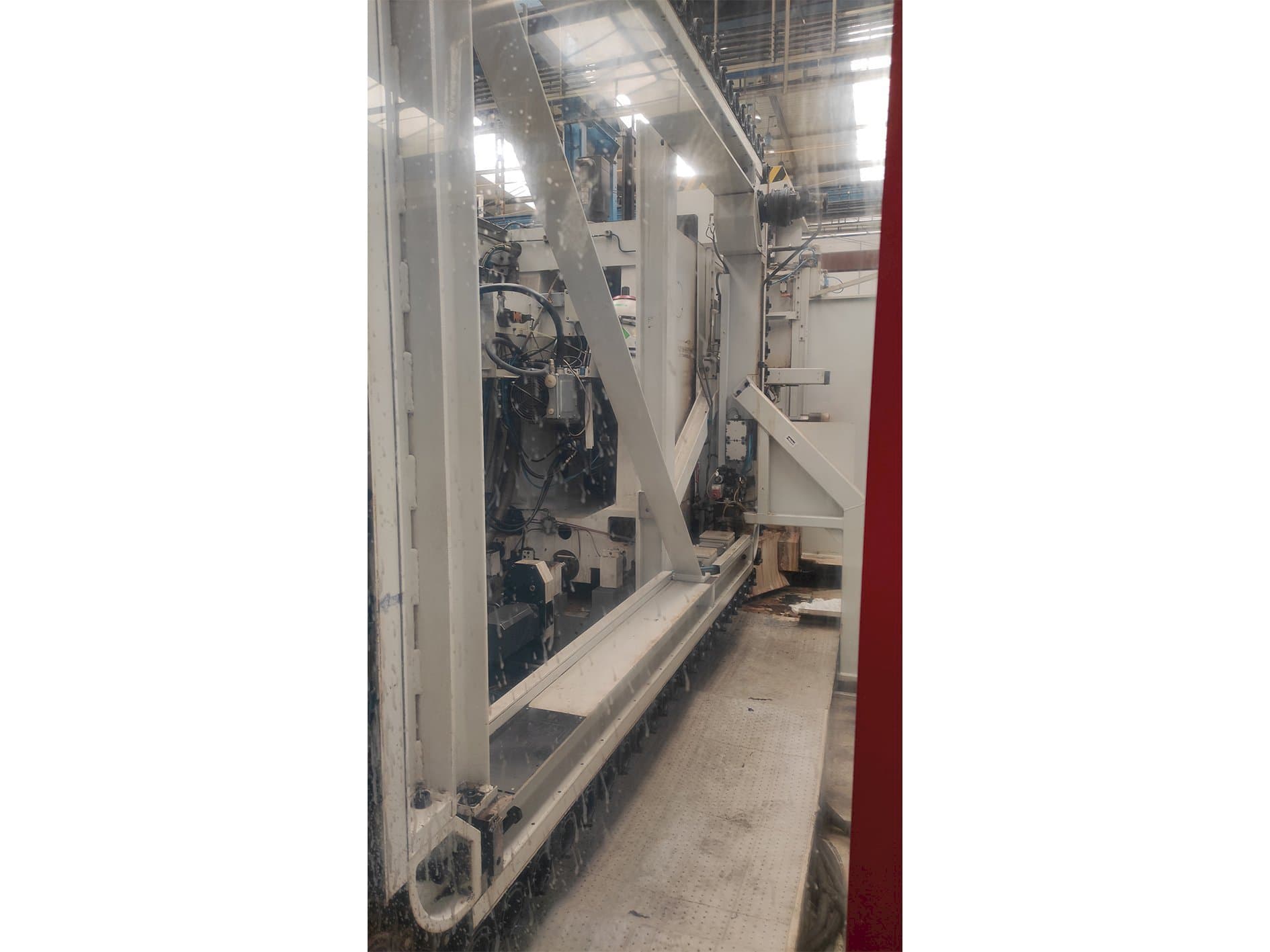 Front view of Starrag Heckert CWK 500 machine