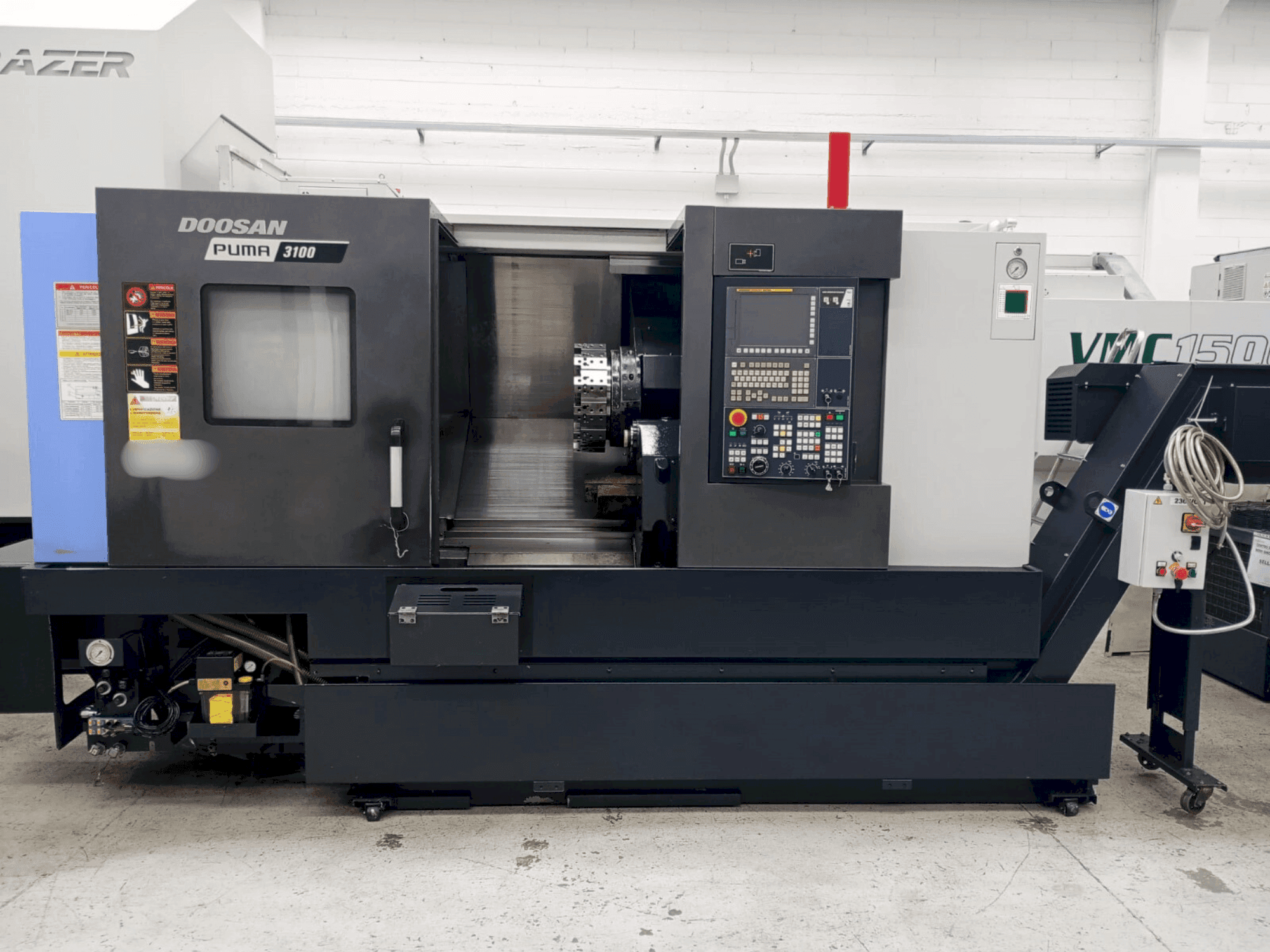 Front view of DOOSAN PUMA 3100  machine