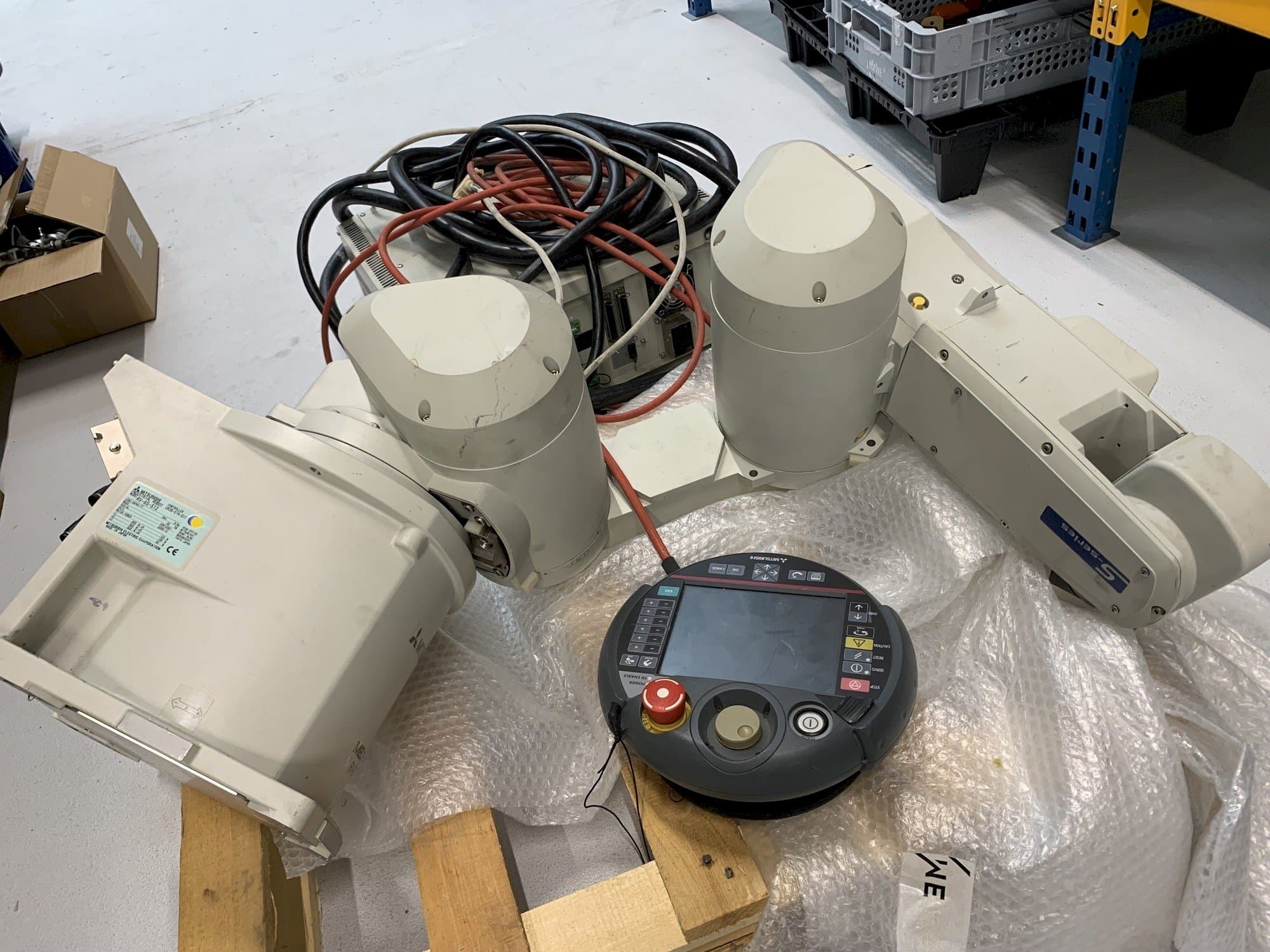 Front view of Mitsubishi Melfa RV 6S machine