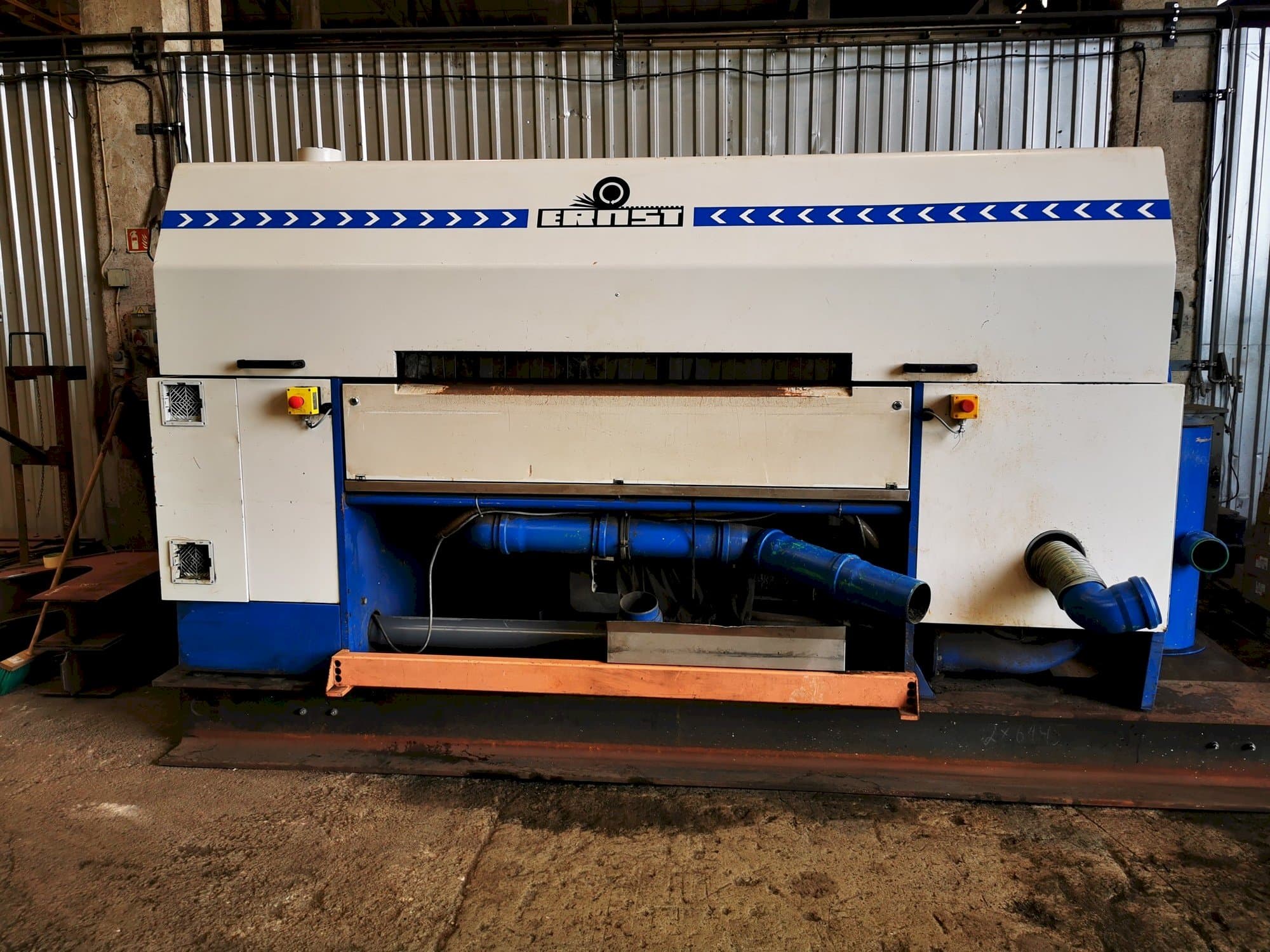 Front view of ERNST E M 5 N II + 2F machine