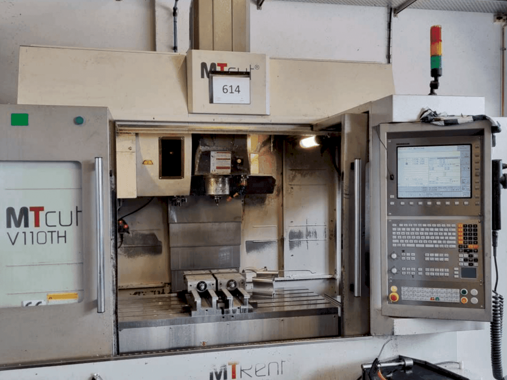 Front view of MTcut V 110 TH  machine