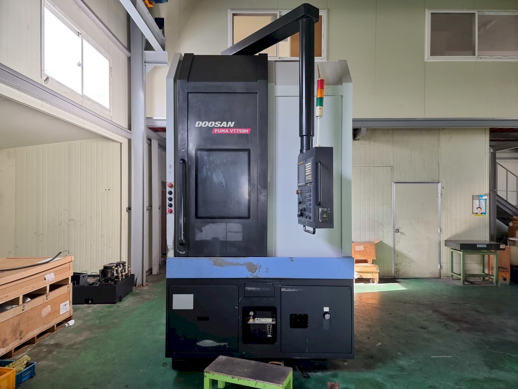 Front view of Doosan Puma VT750M  machine