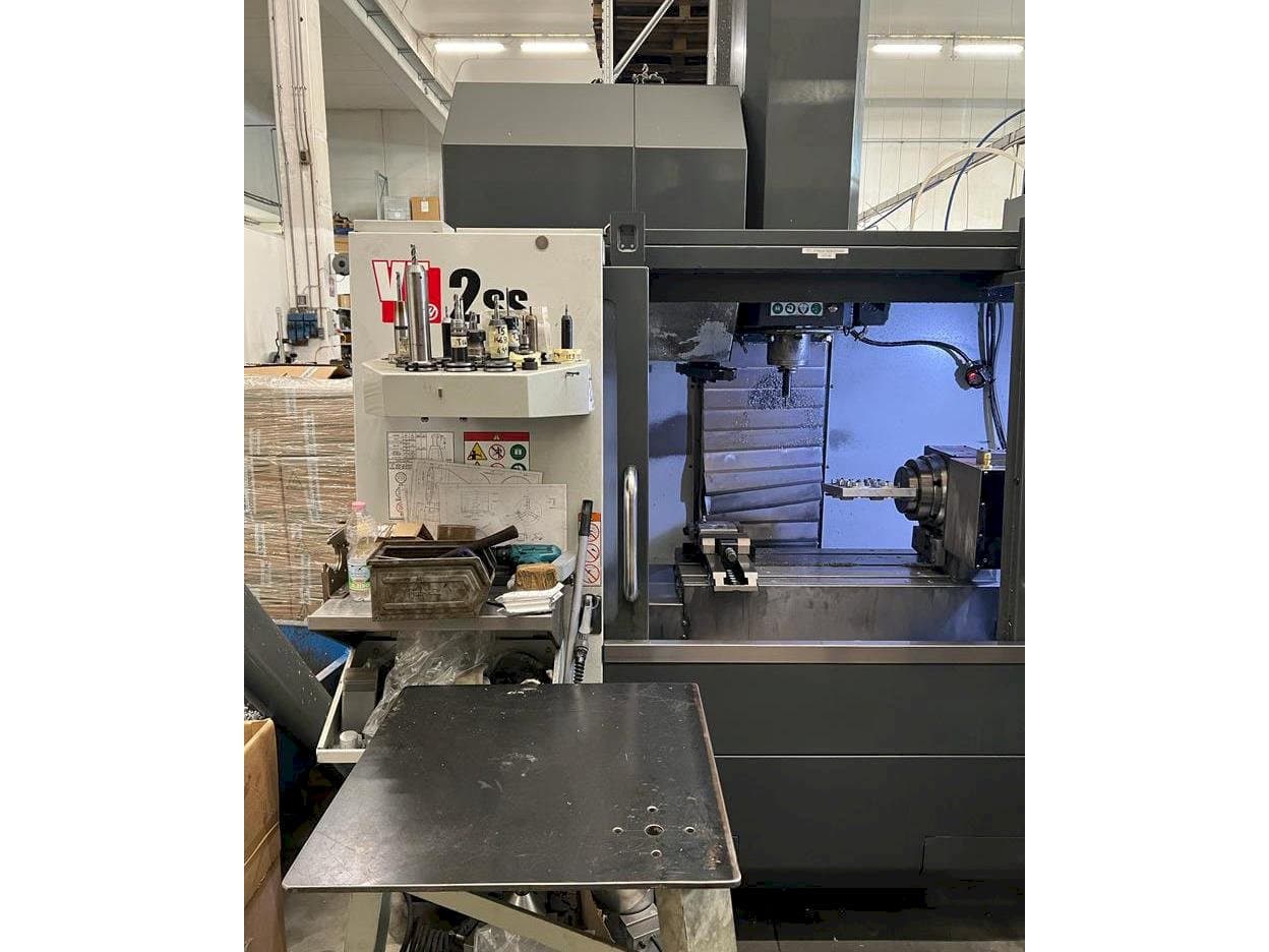 Front view of HAAS VF-2SS machine