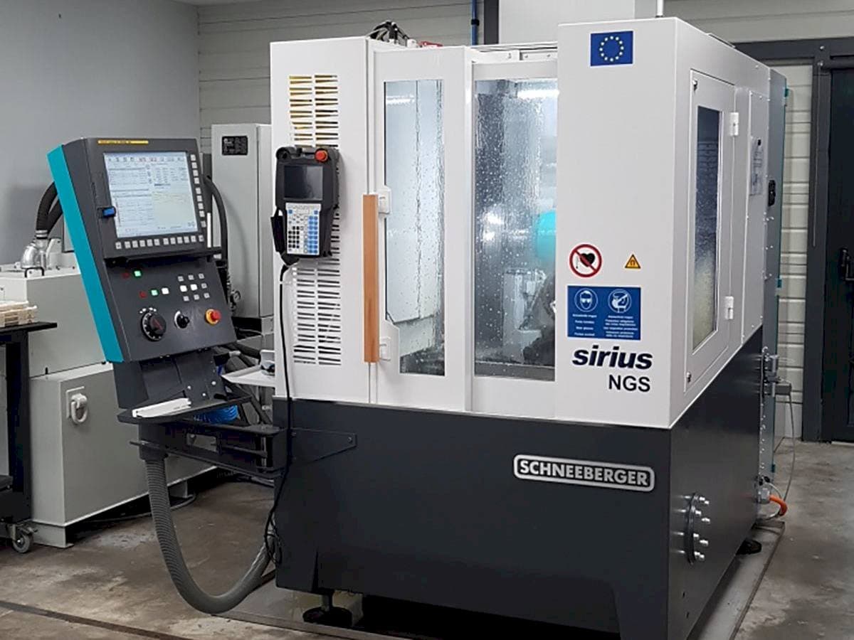 Front view of Schneeberger SIRIUS NGS machine