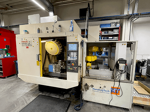 Front view of FANUC Robodrill Alpha-T21iEL machine