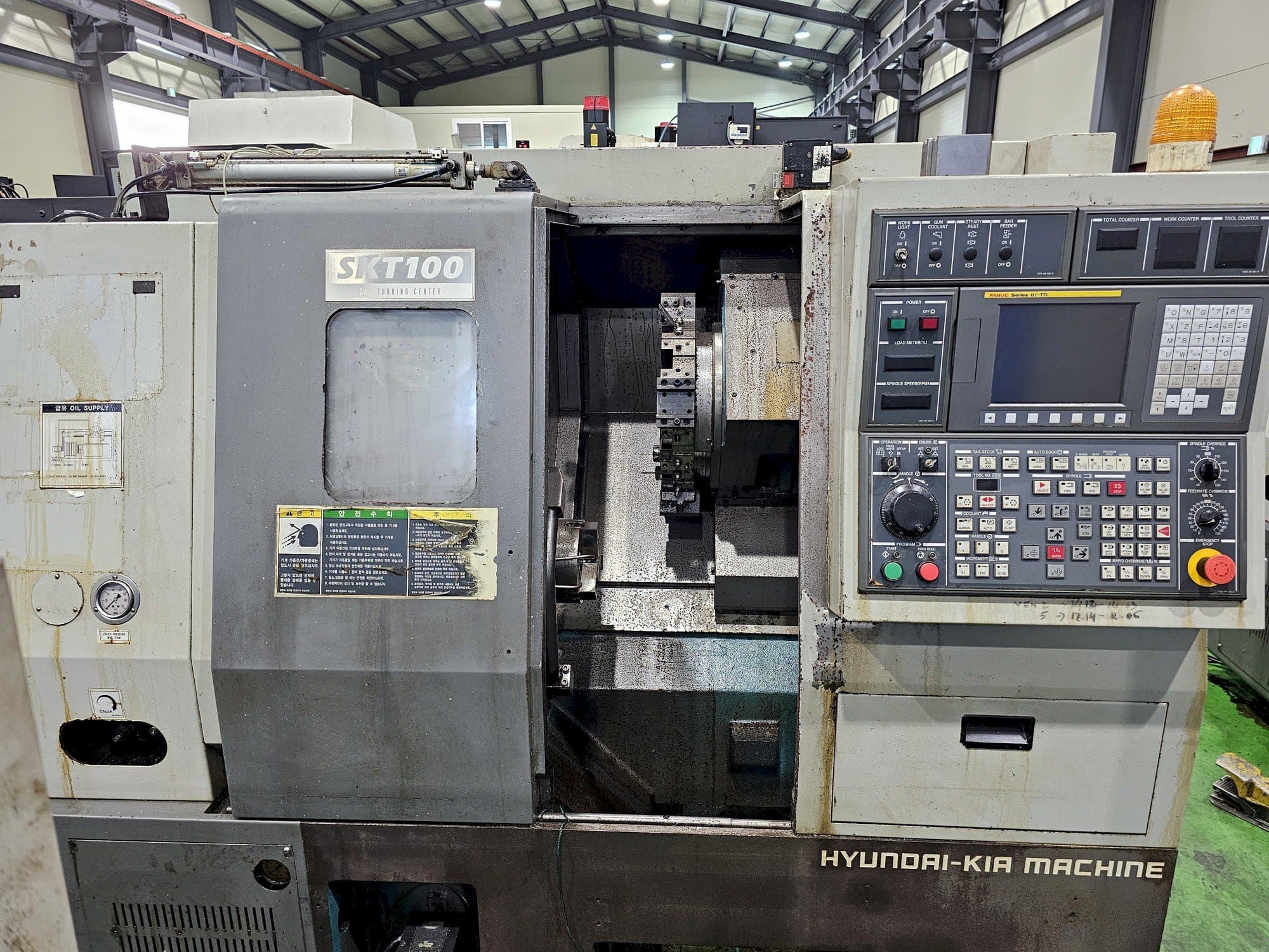 Front view of Hyundai Wia Wia SKT100 machine