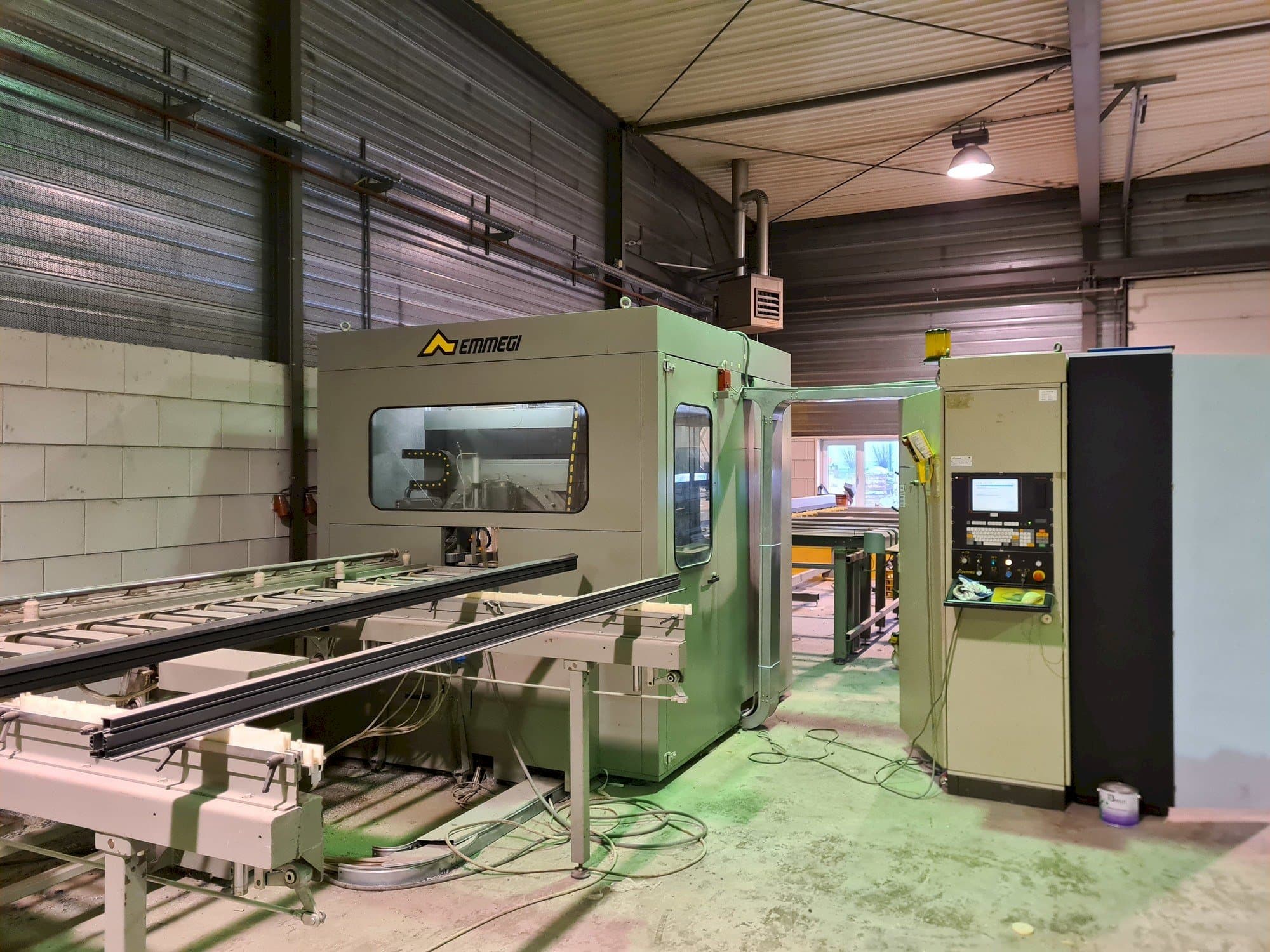 Front view of Emmegi Quadra  machine