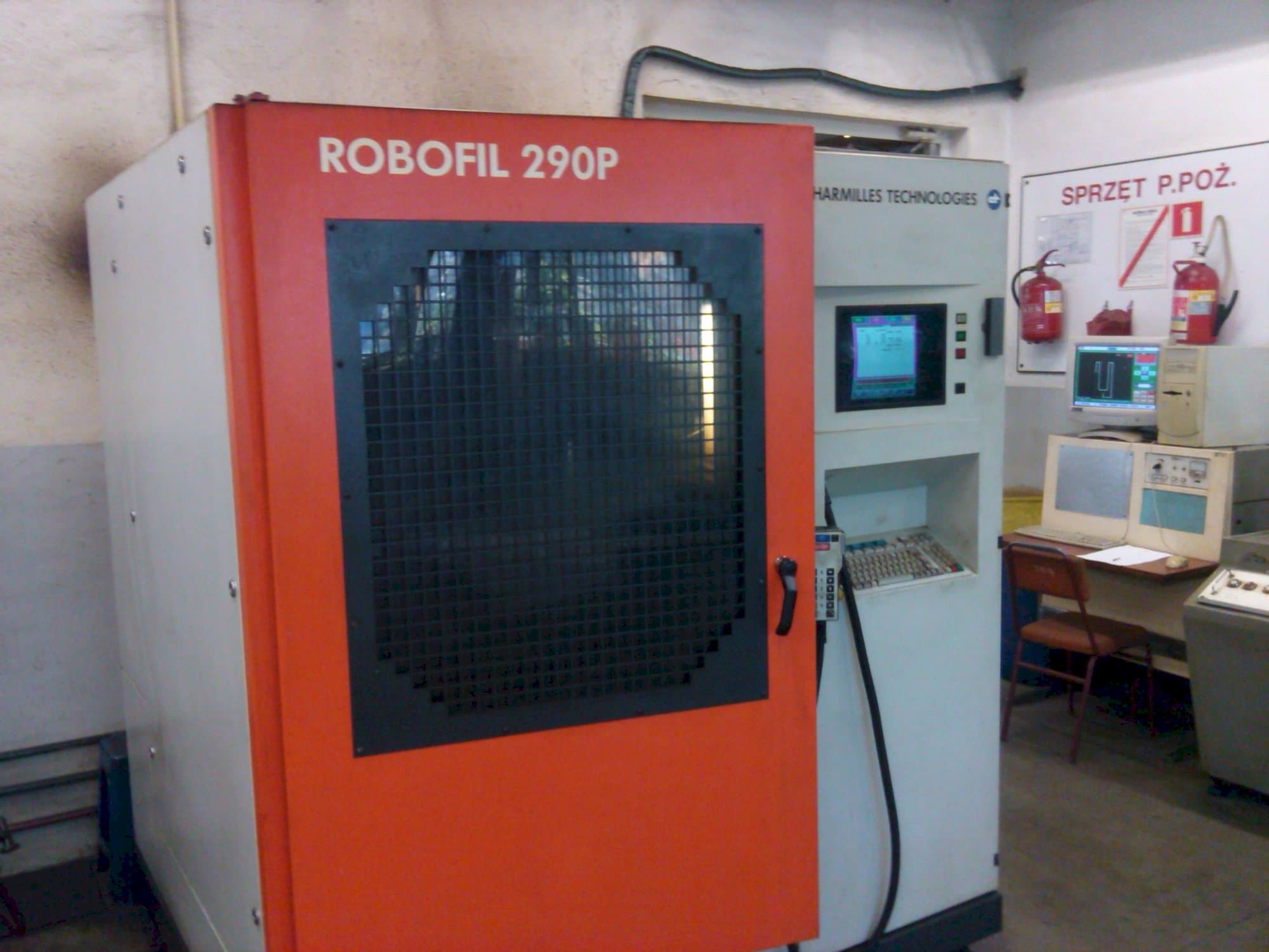 Front view of CHARMILLES Robofil 290 P  machine