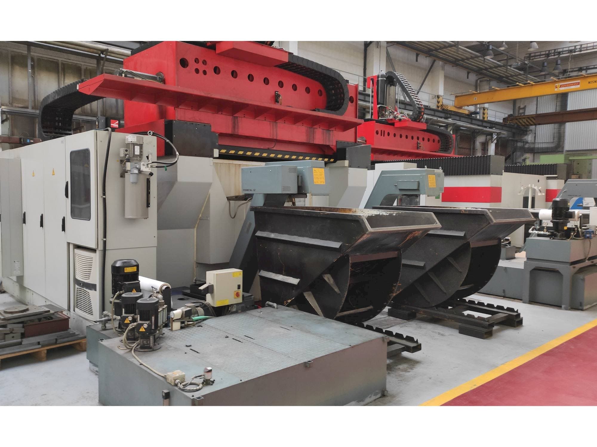 Front view of TRIMILL VU 2313 machine