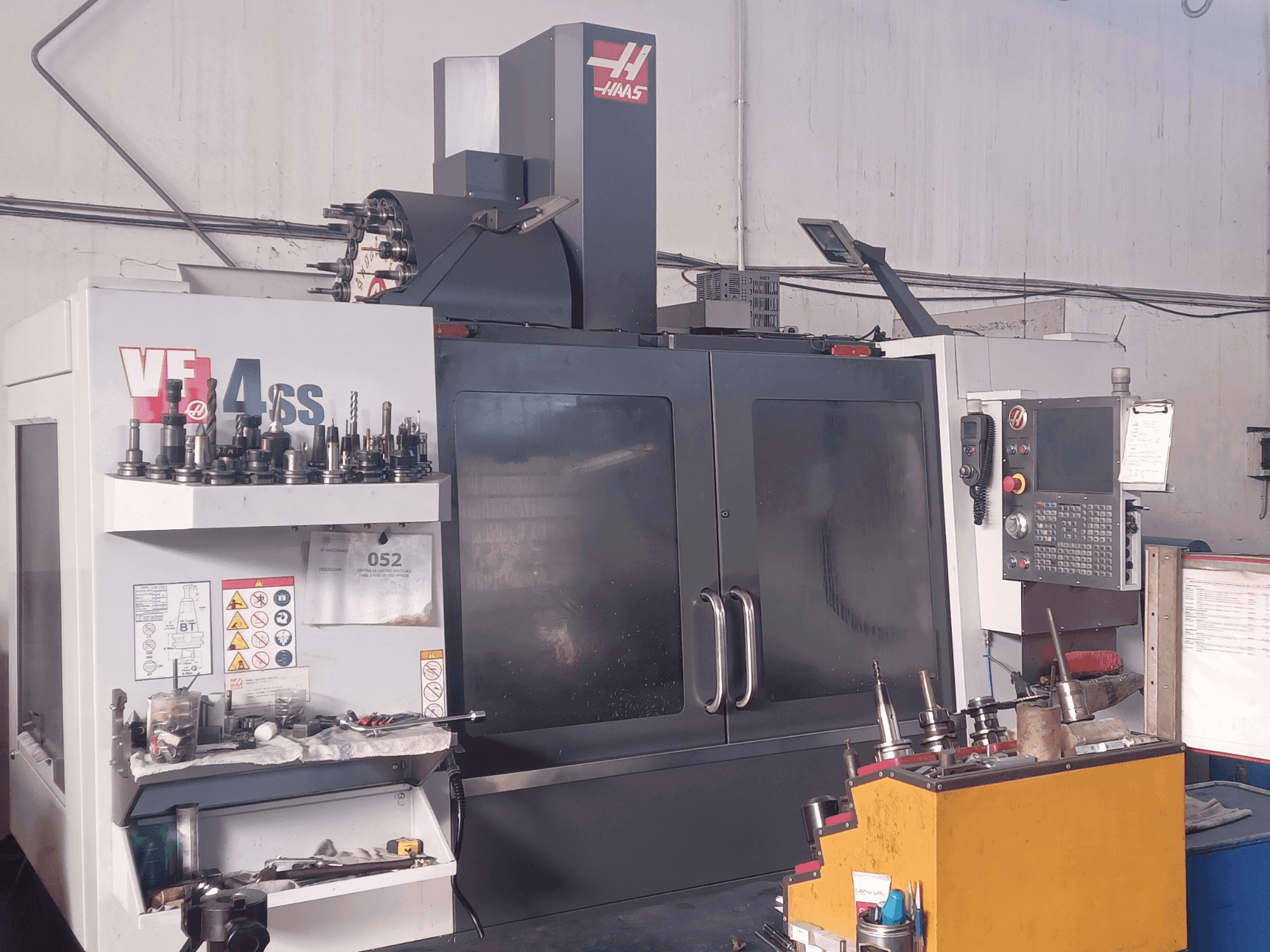 Front view of HAAS VF-4SS machine