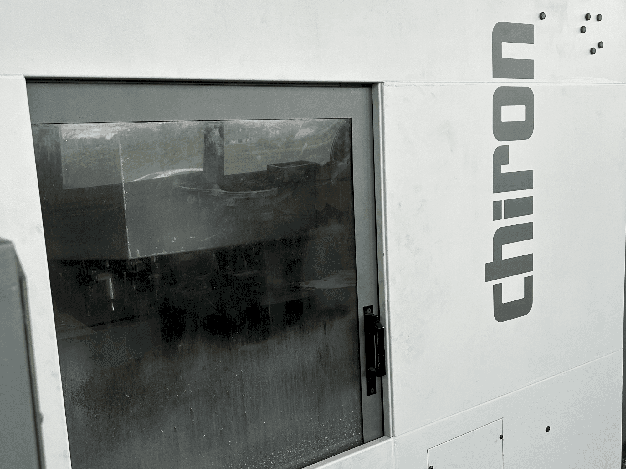 Front view of CHIRON FZ18W  machine