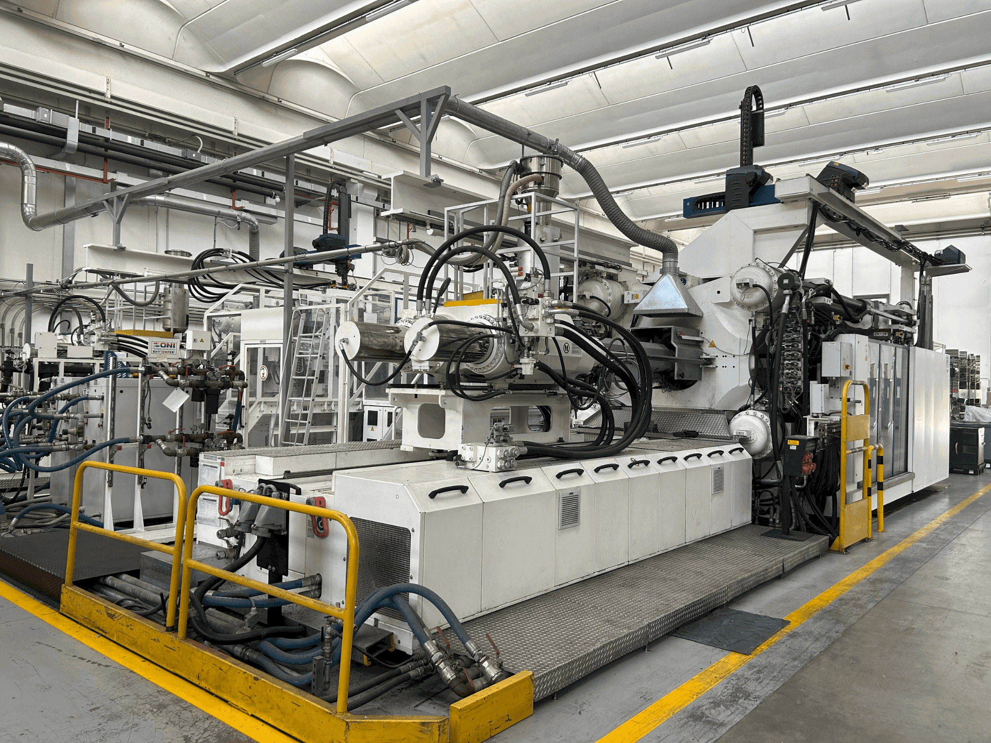 Front view of Engel Duo 7050/1100WPX  machine