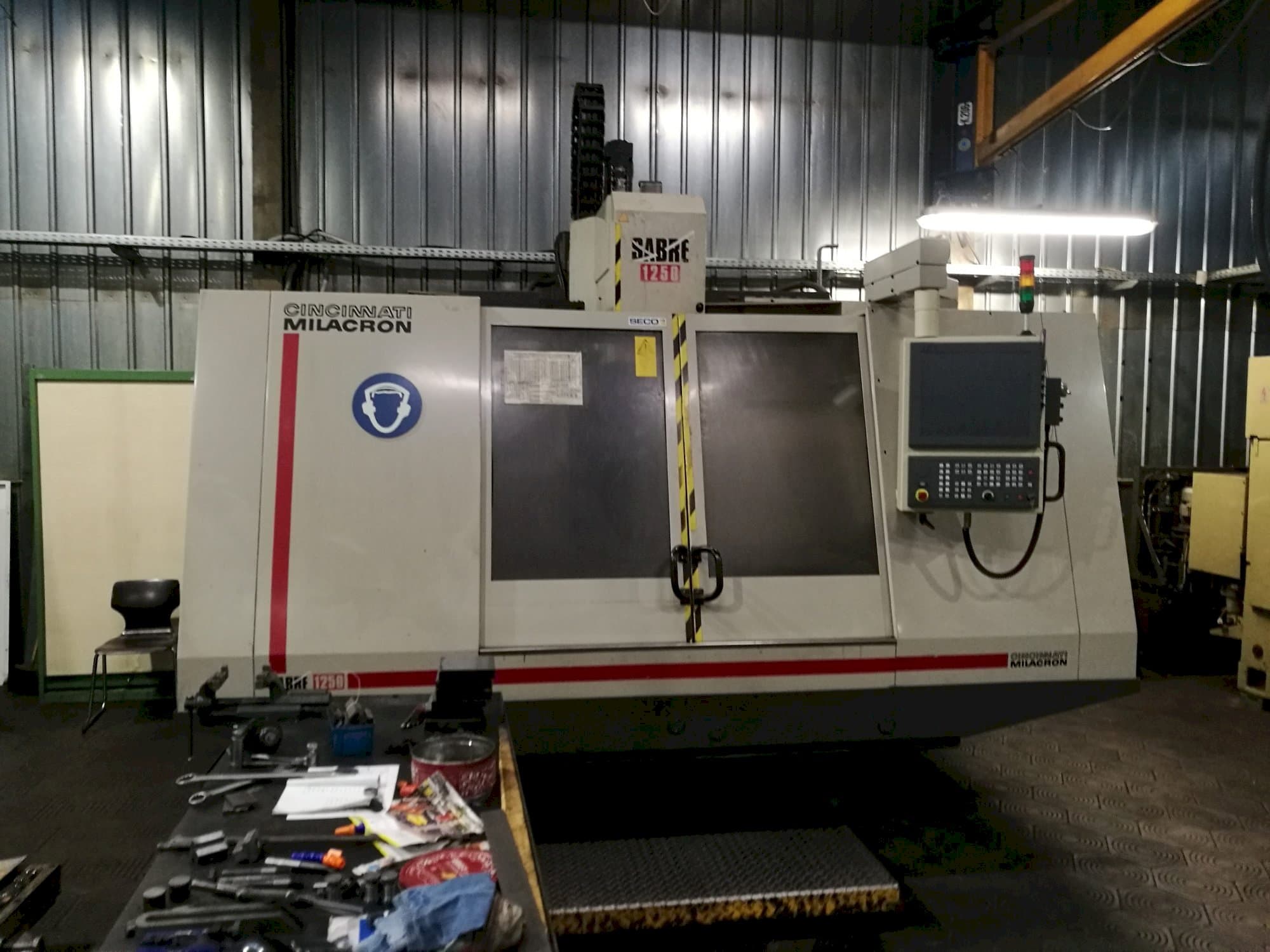 Front view of Cincinnati Milacron Sabre 1250 machine