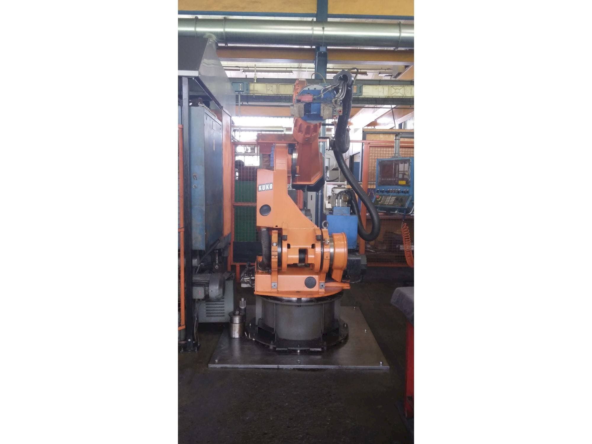 Front view of KUKA IR 760/120.0 machine