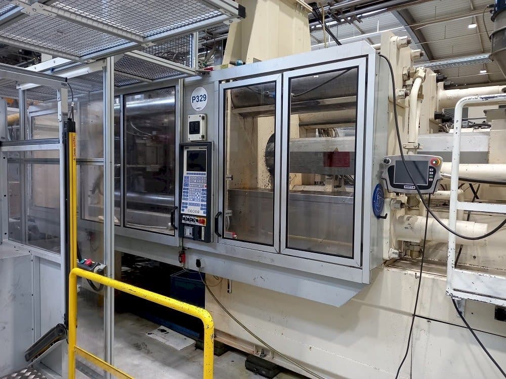 Front view of Krauss Maffei 500 H 3500 C1 machine