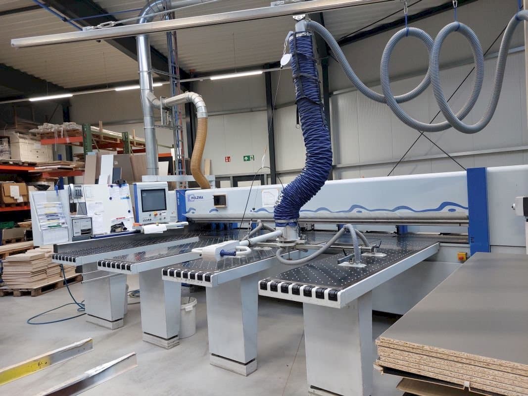 Front view of HOLZMA HPP 380  machine