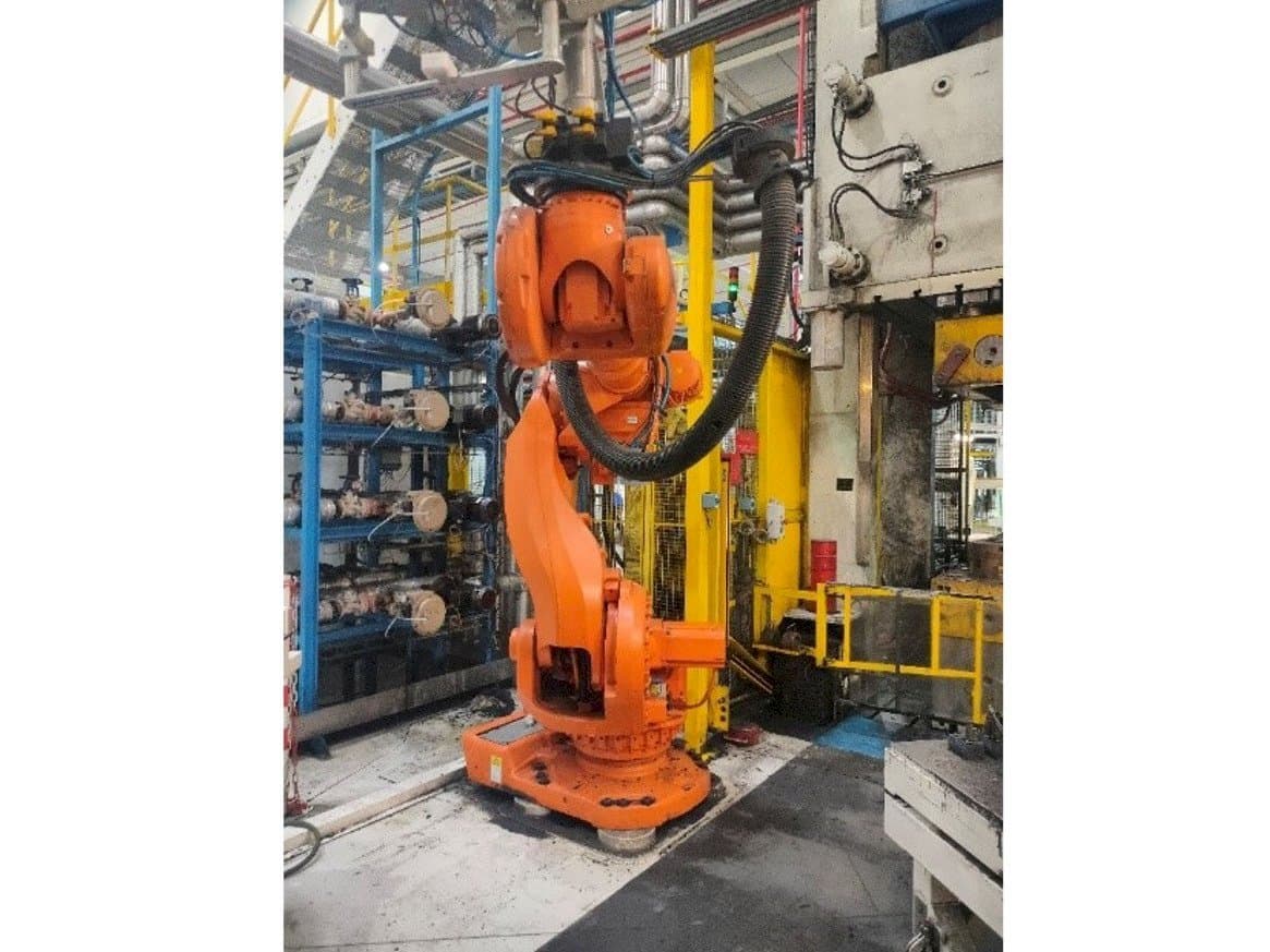 Front view of ABB IRC5 M2004 machine