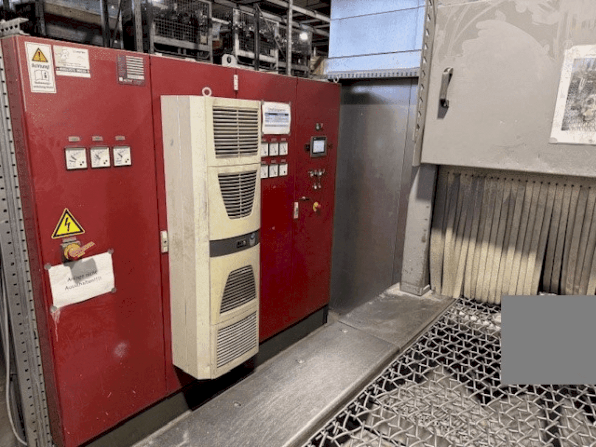 Front view of AGTOS blasting system  machine