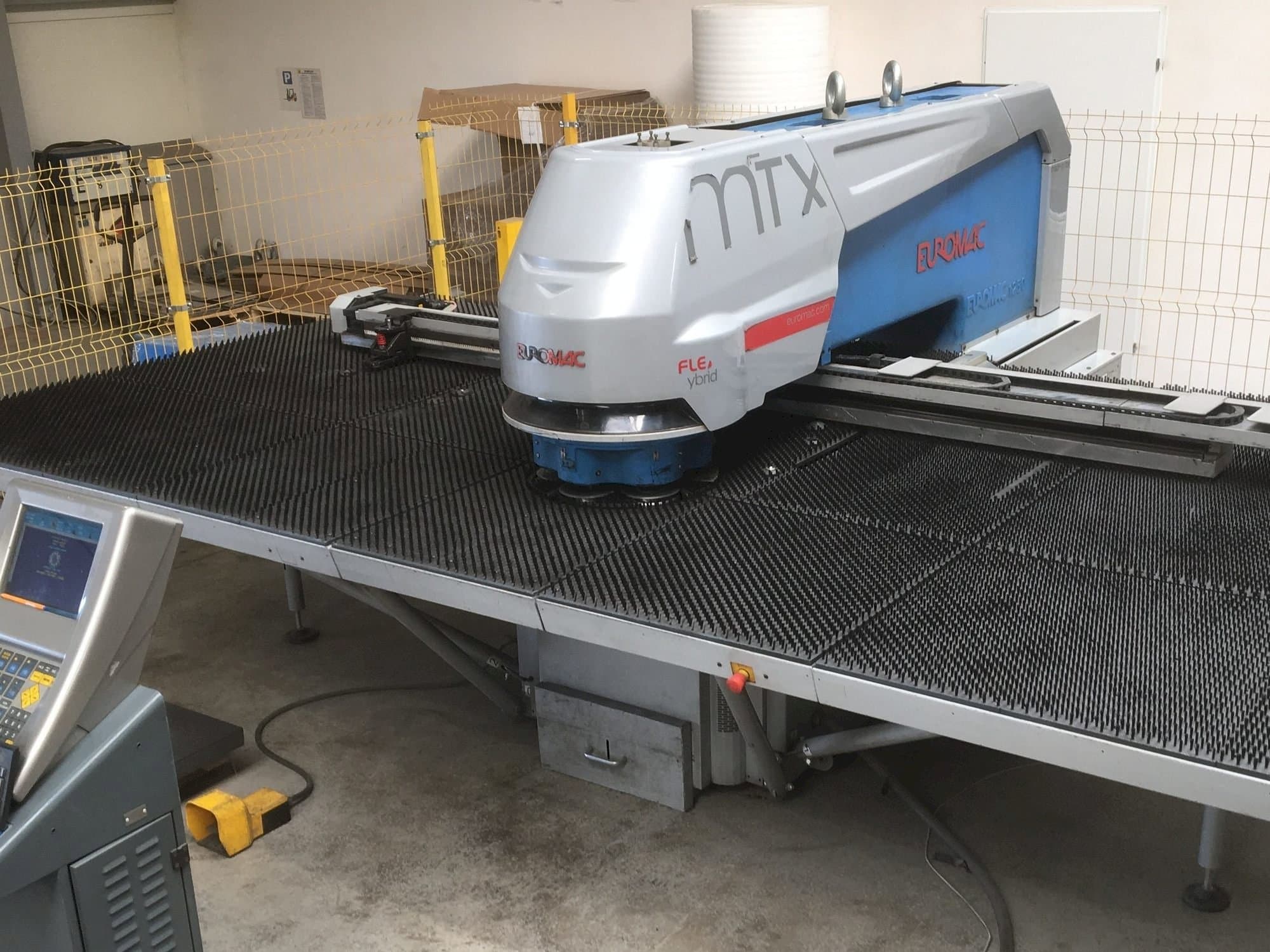 Front view of Euromac MTX FLEX 6 machine