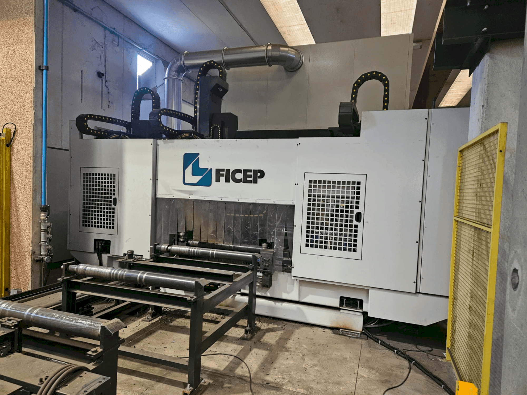 Front view of FICEP VALIANT 1004 VLFRC  machine