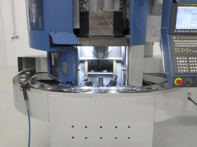 Front view of EMAG VL3 machine