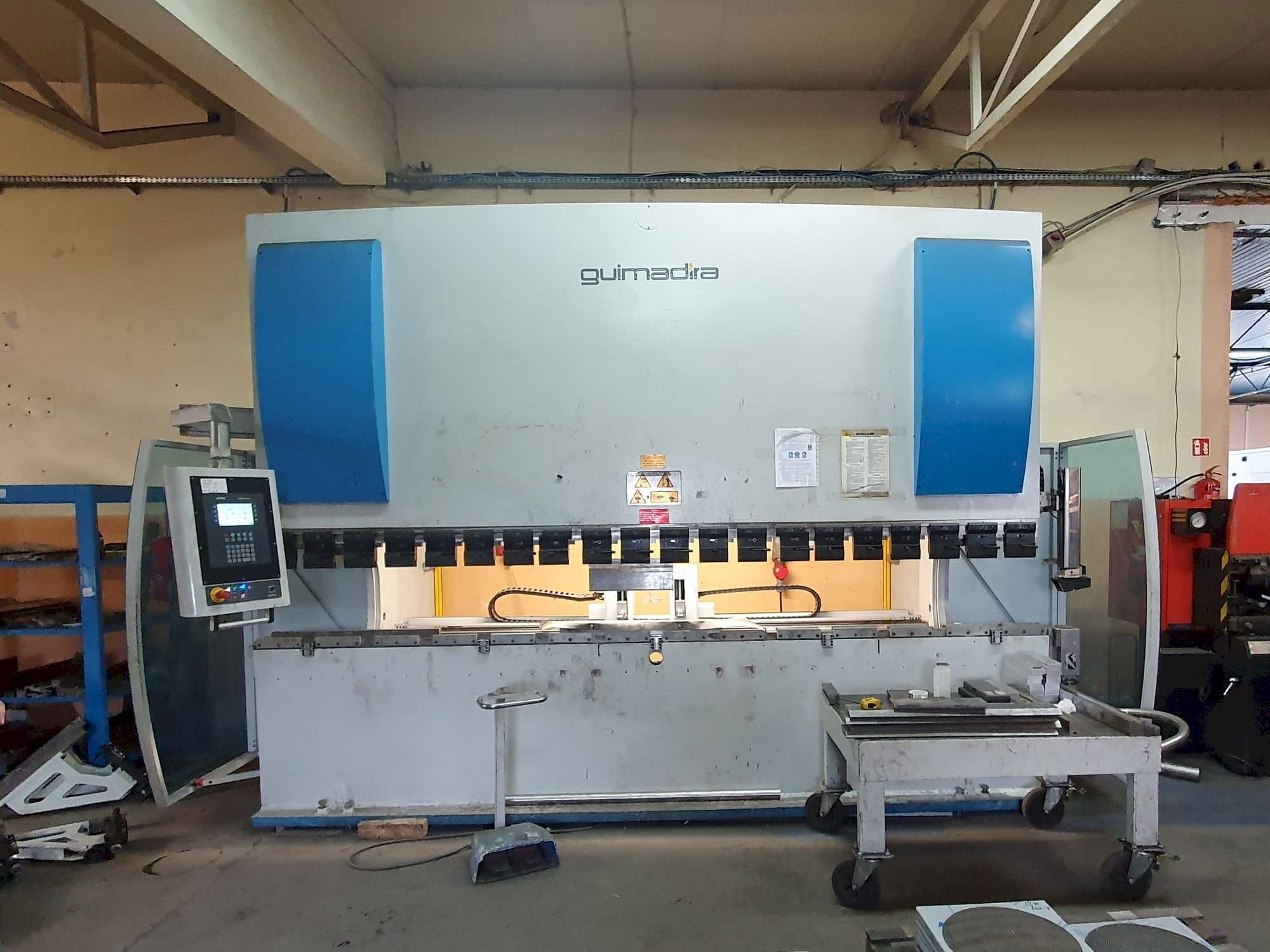 Front view of ADIRA PMO-16040PLS machine