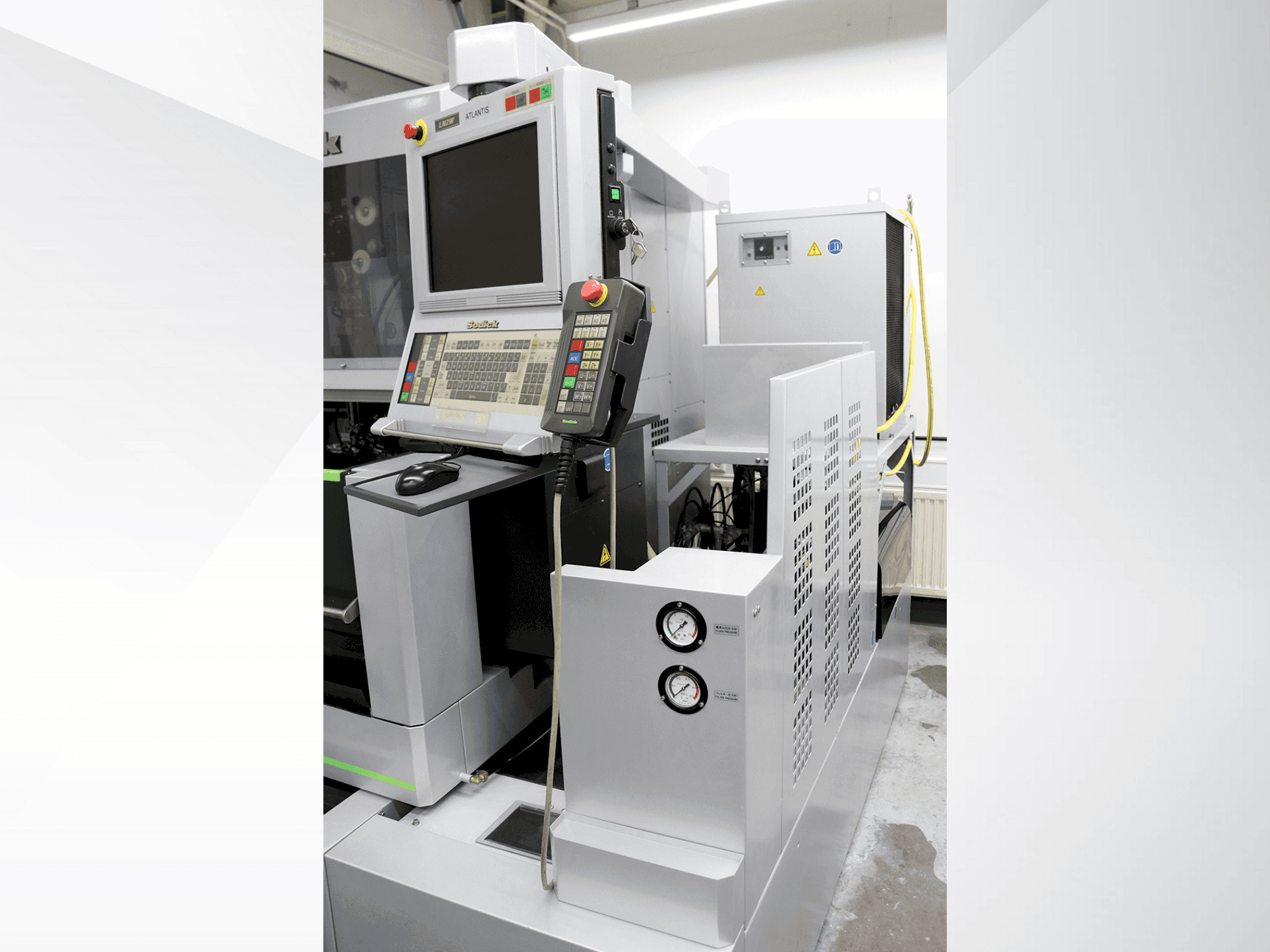 Front view of Sodick VL400Q machine