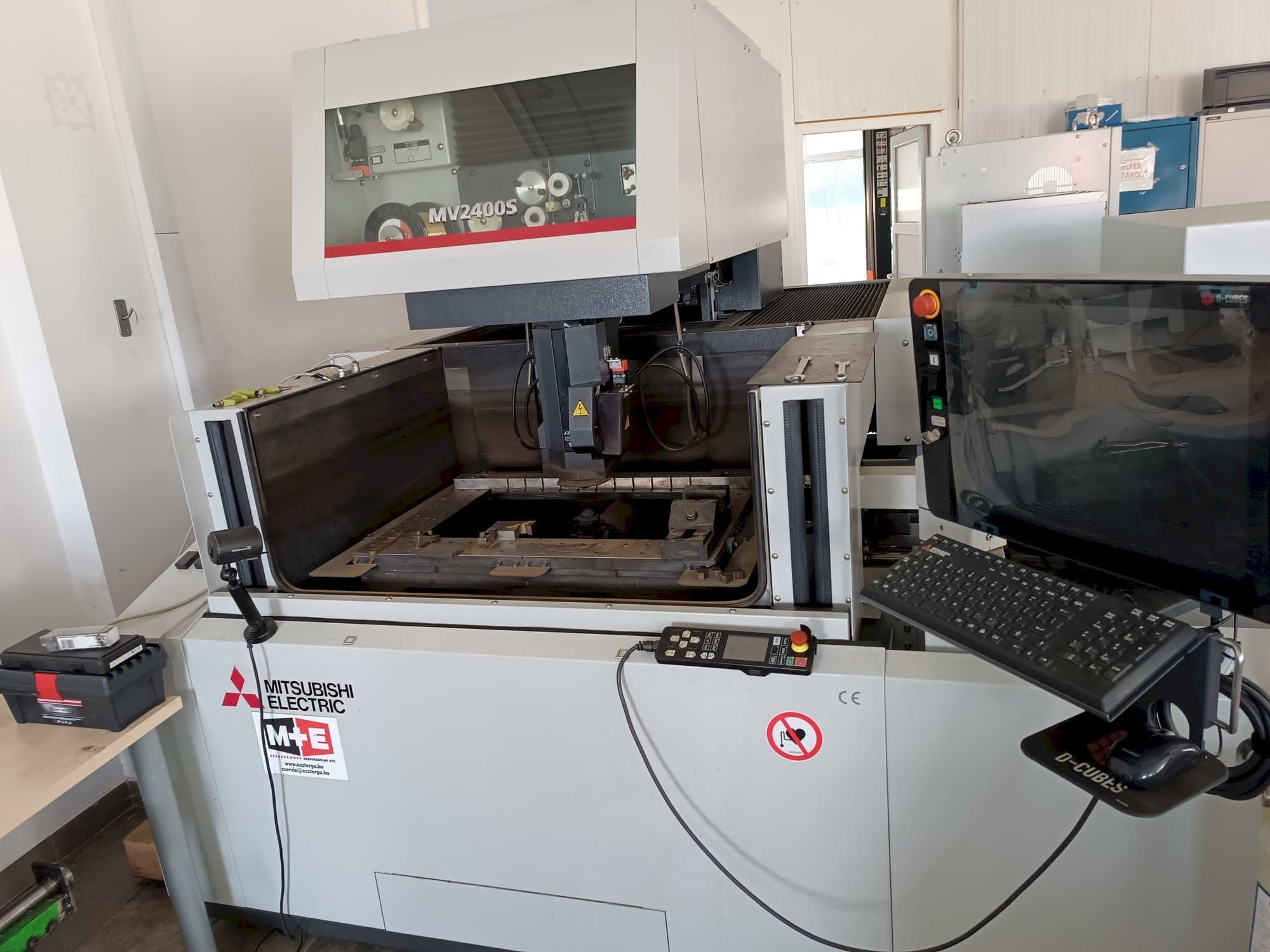 Front view of Mitsubishi MV2400S machine