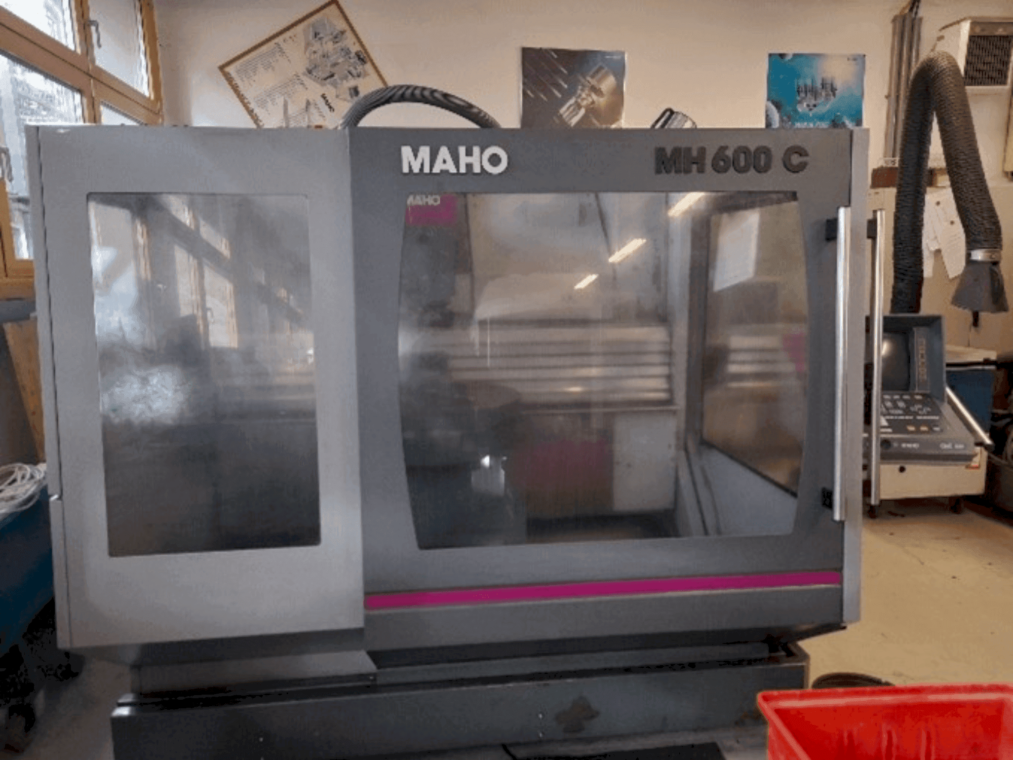 Front view of MAHO MH 600 C machine